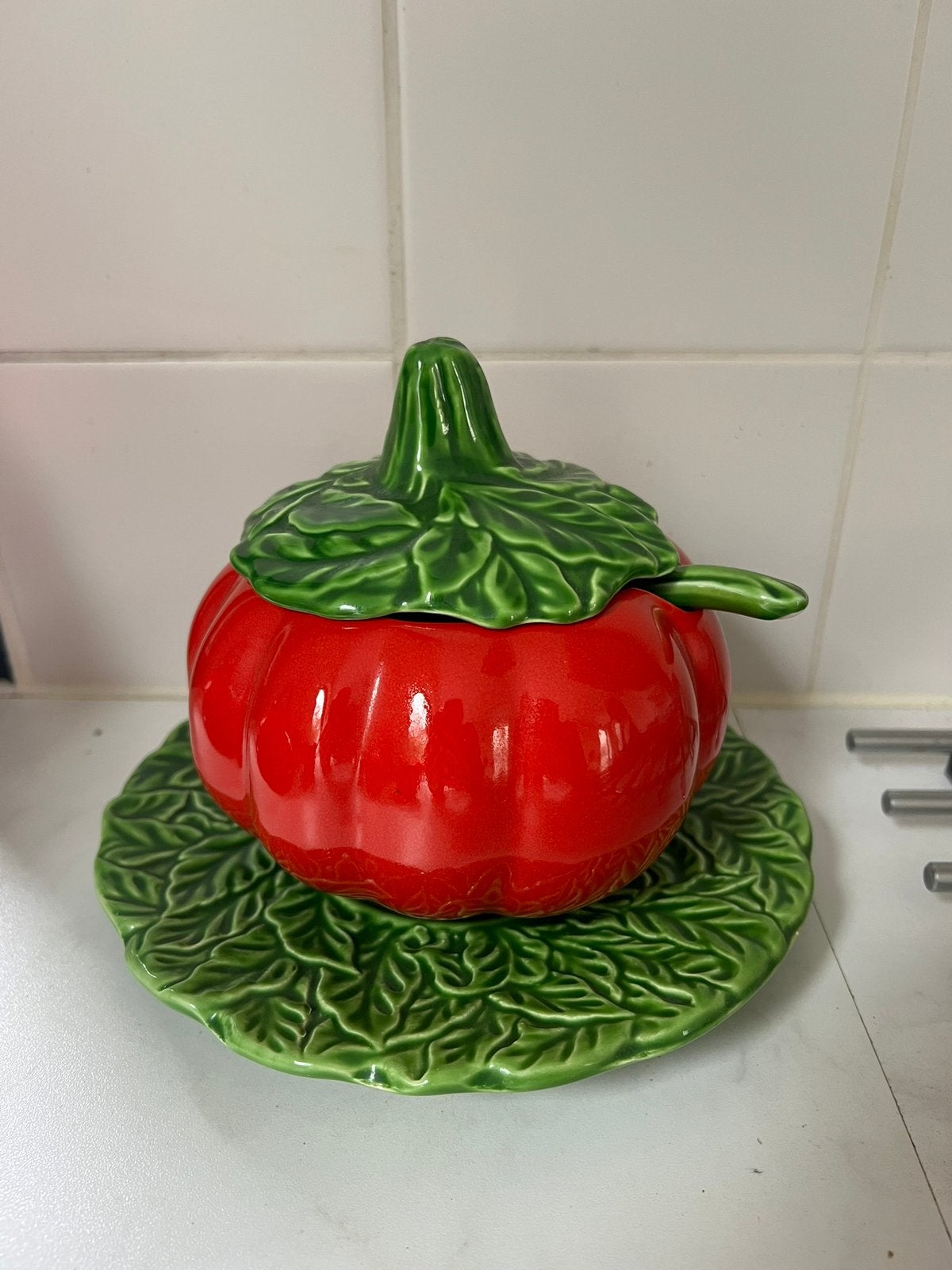 Keramische Tomaat Soepterrine - Majolica Stijl, Ophalen of Verzenden