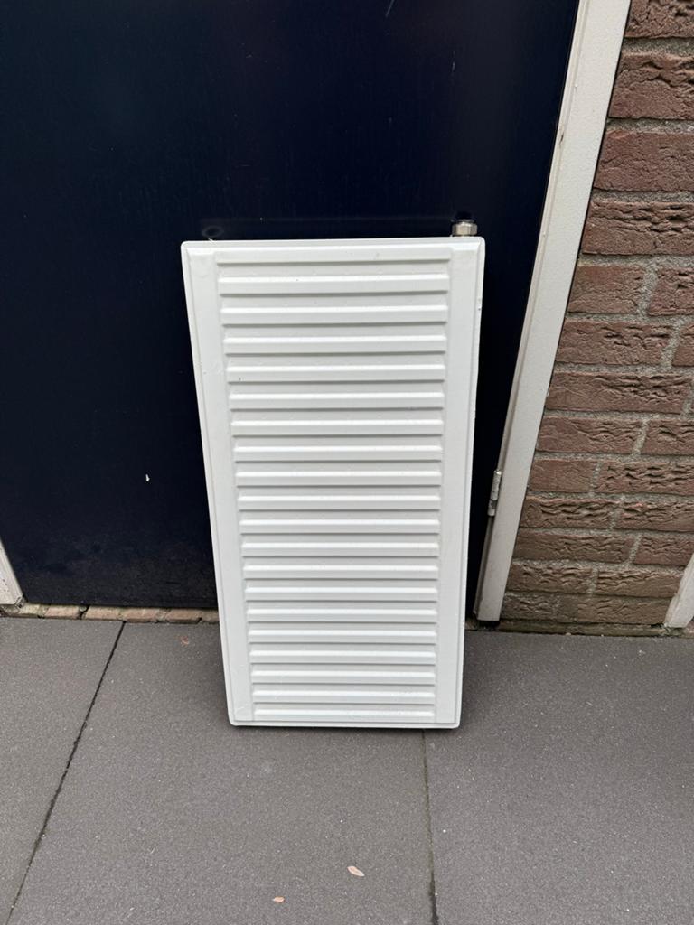Radiator 80x40cm, Doe-het-zelf en Verbouw, Verwarming en Radiatoren, Ophalen, 30 tot 80 cm, Gebruikt, Radiator