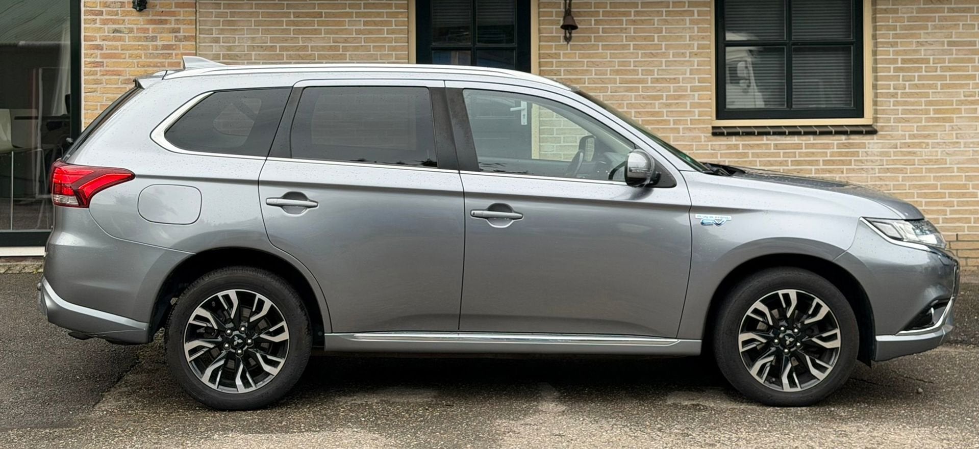Mitsubishi Outlander 2.0 PHEV Edition X-Line|CAM |KEYLESS|TR, Auto's, Euro 6, 4 cilinders, Plug-in hybride, Bedrijf