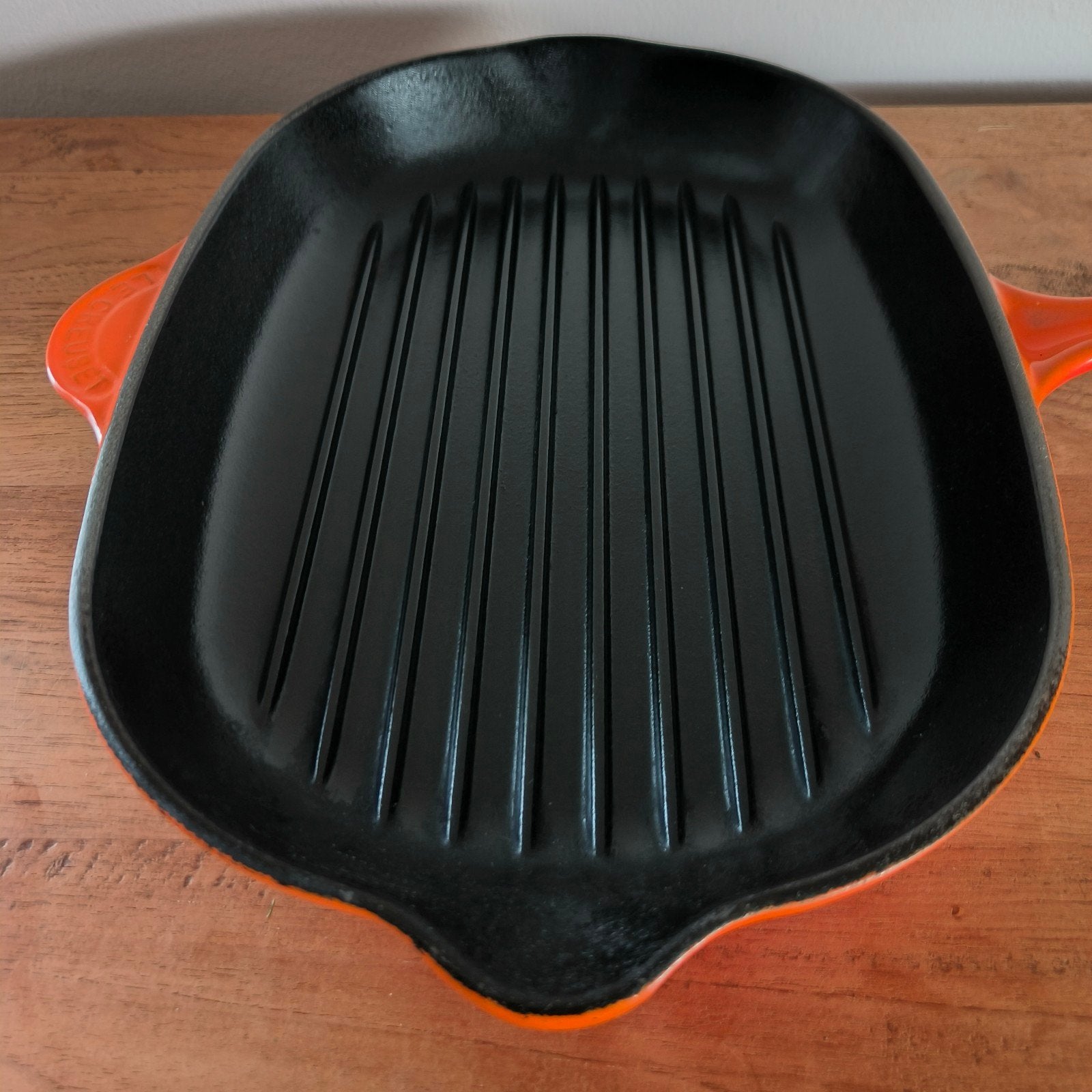 Le Creuset Signature Enamelled Cast Iron Oval Skillet Grill, Ophalen of Verzenden, Zo goed als nieuw, Gietijzer