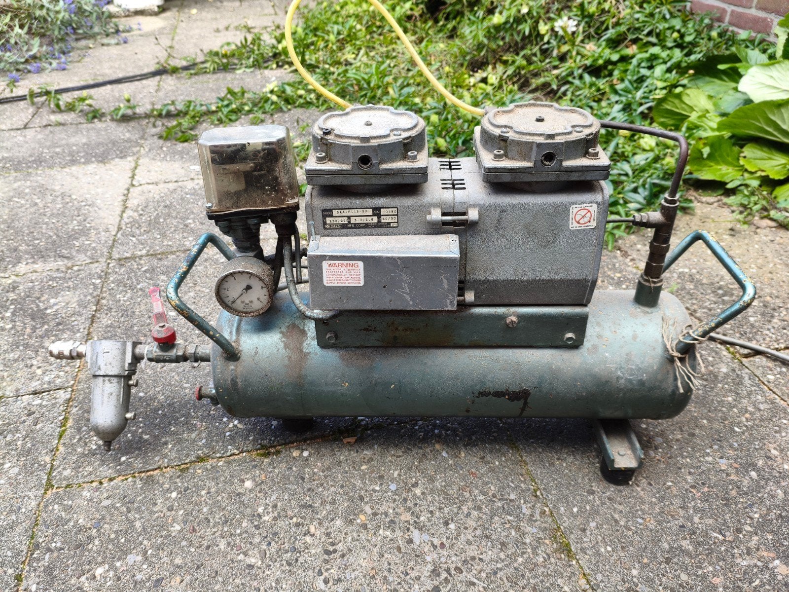 Compressor membraan stil 5 bar stille compressor, Doe-het-zelf en Verbouw, Ophalen, Gebruikt, Minder dan 200 liter/min, Geluidgedempt