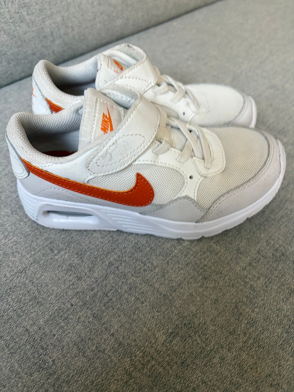 Nike Air Max sneakers maat 30, Kinderen en Baby's, Kinderkleding | Schoenen en Sokken, Ophalen of Verzenden, Zo goed als nieuw