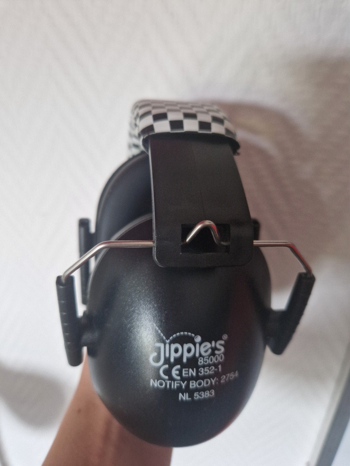 gehoorbeschermer JIPPIE. zwart met wit.Z.G.A.N, Gehoorbeschermer, Zo goed als nieuw, Noise cancelling, Zwart