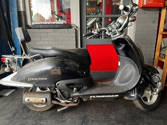 Funrider 25km/h scooter, Fietsen en Brommers, Gebruikt, 49 cc, Benzine, Maximaal 25 km/u