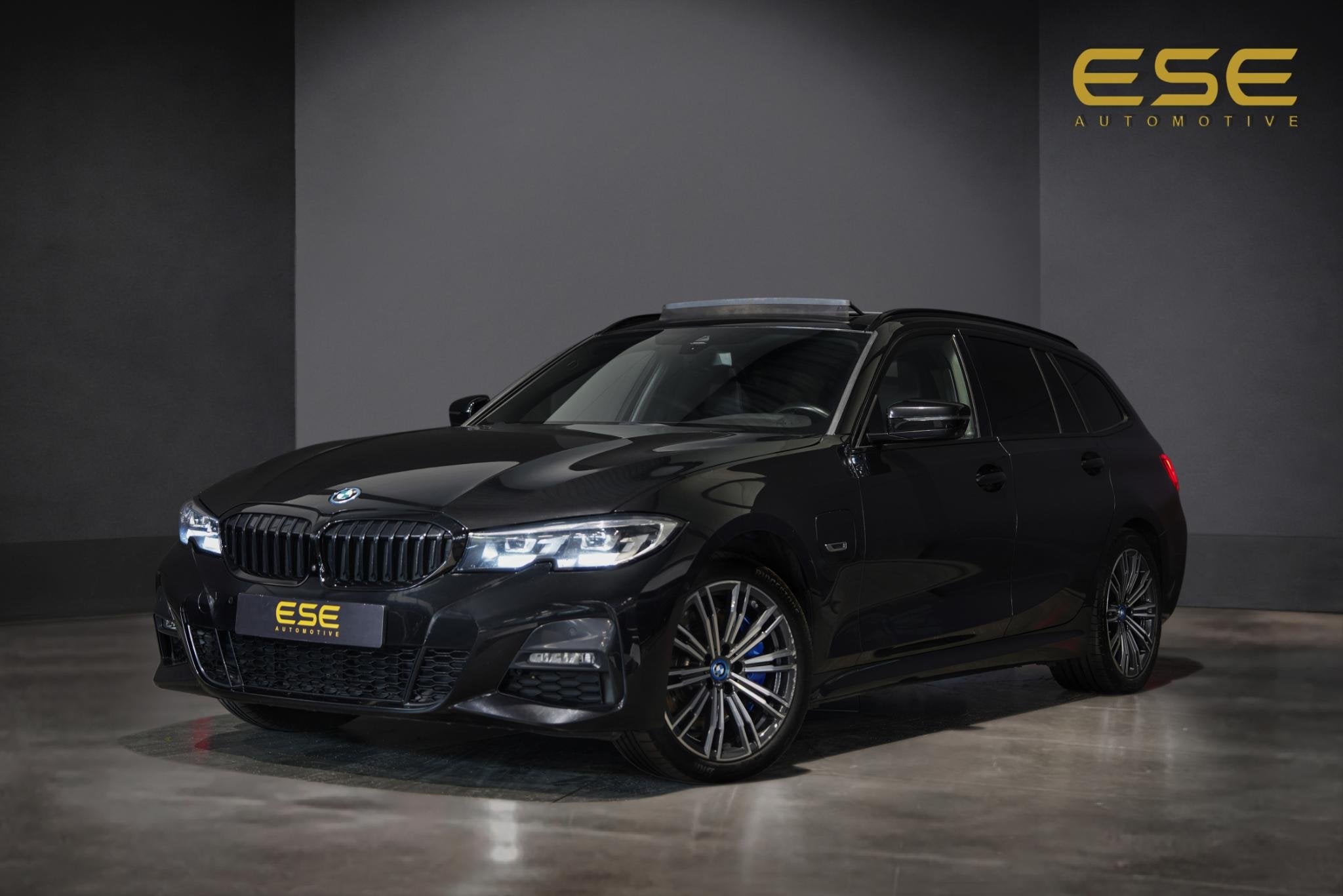 BMW 3-serie Touring 330e M-Sport | Pano | Trekhaak | 360 cam, Auto's, 1998 cc, Achterwielaandrijving, Gebruikt, Euro 6