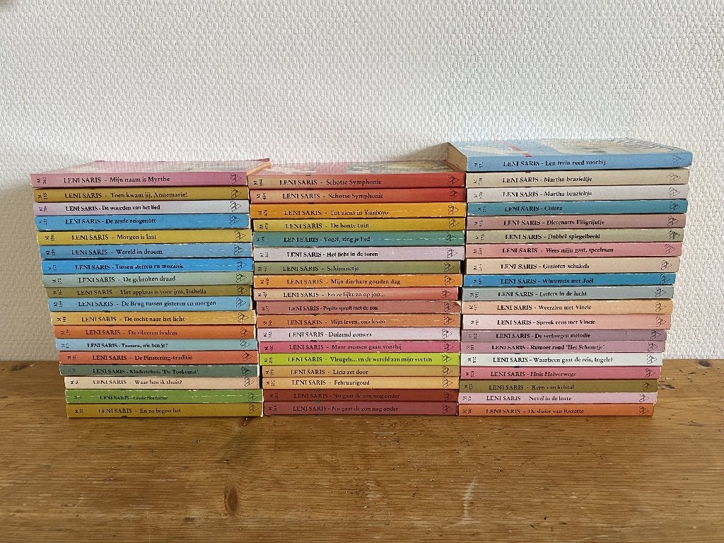 55 Witte Raven Pockets van Leni Saris ( zie omschrijving ), Ophalen of Verzenden, Gelezen