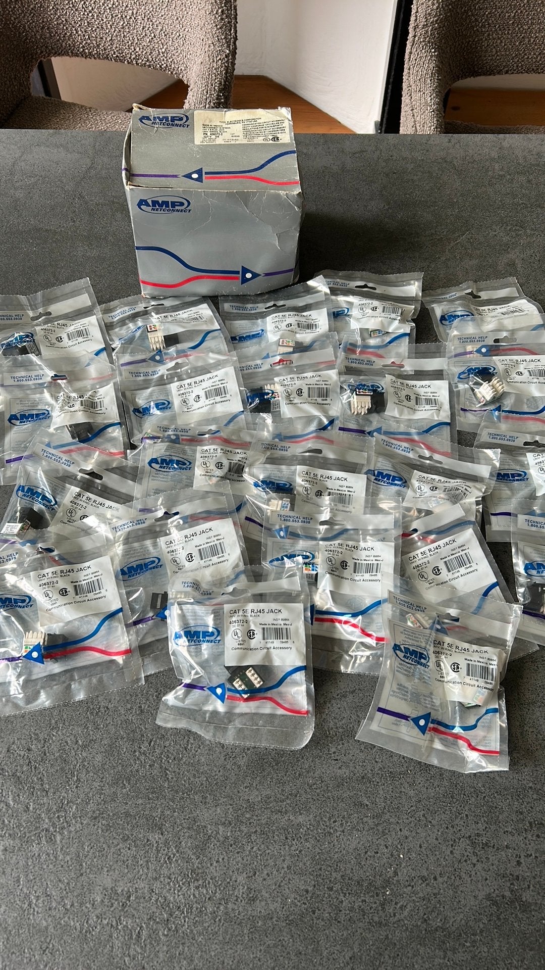 22 stuks nieuw CAT 5E RJ45 JACK 406372-2, Ophalen of Verzenden, Nieuw