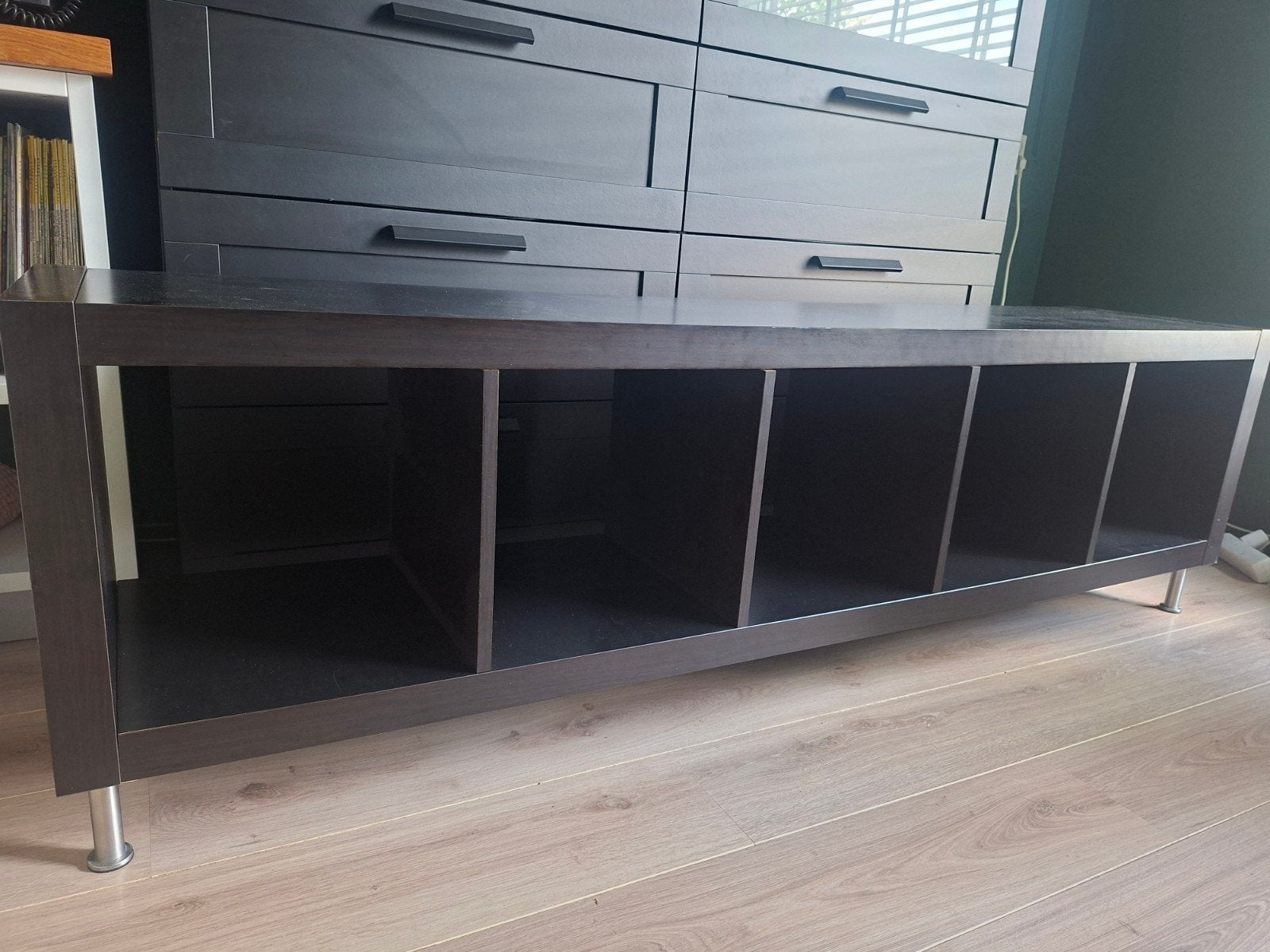 Kallax TV meubel met pootjes - 5 vaks, Ophalen, Gebruikt, 100 tot 150 cm, Modern, Scandinavisch