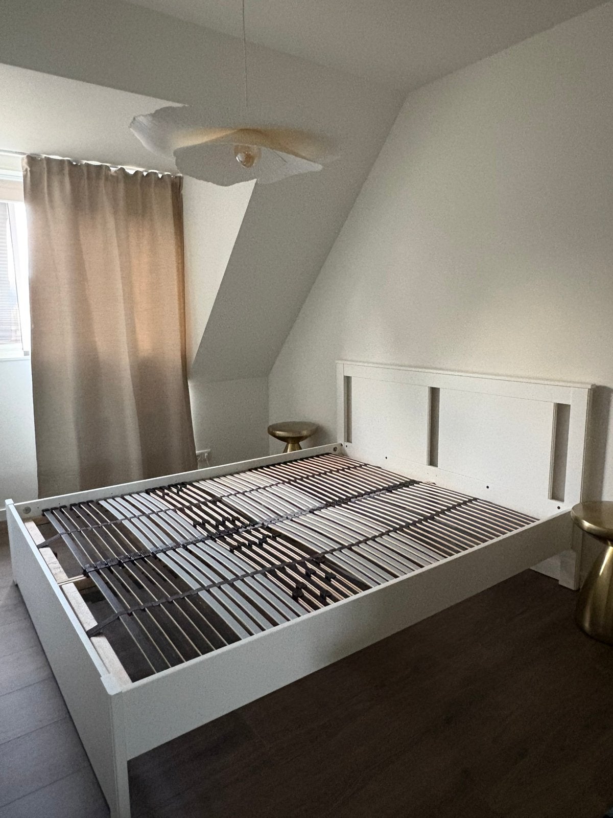 Ikea bedframe Songesand 160 x 200, Huis en Inrichting, Ophalen, Wit, Tweepersoons, Zo goed als nieuw