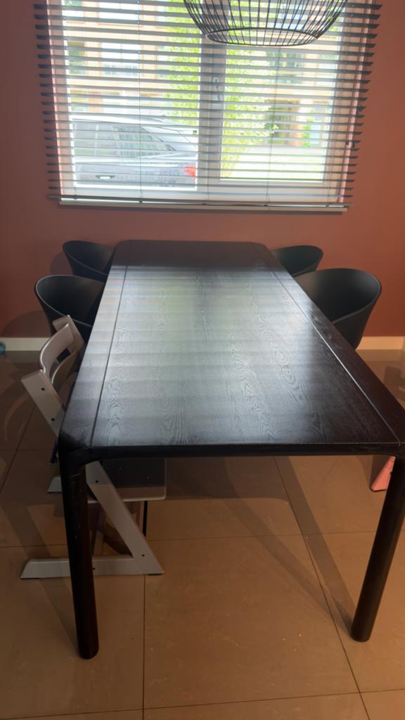 Donkere houten eettafel 220 x 90 van Zuiver, model Storm, Huis en Inrichting, Tafels | Eettafels, Ophalen, Gebruikt, 200 cm of meer