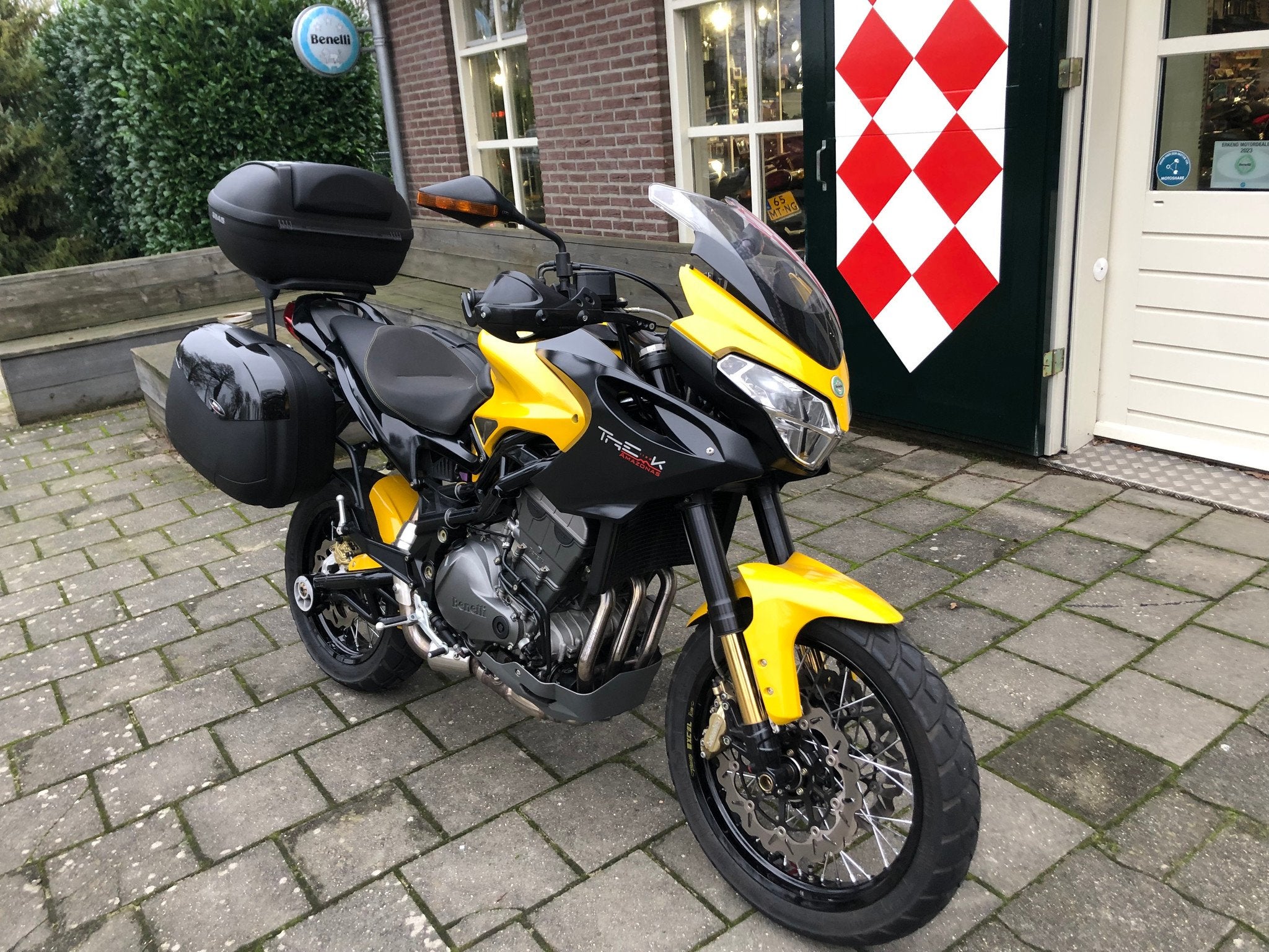 Benelli TRE-K 1130 AMAZONAS (bj 2009), Motoren, Strada Fornace Vecchia 30
61122  Pesaro, IT, Support@benelli.com, 1130 cc, Toermotor