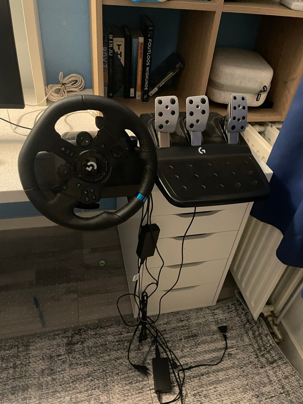 Logitech G923 racestuur en pedalen voor PlayStation, Racestuur, Force feedback, Zo goed als nieuw, Logitech