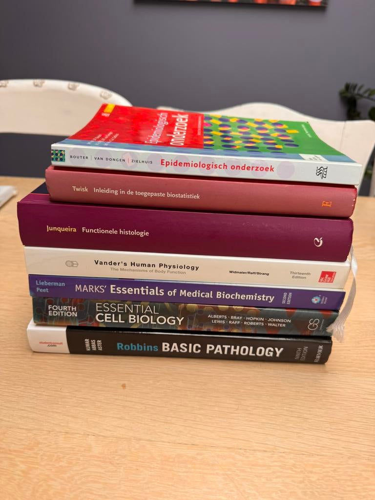 Gratis op te halen studieboeken geneeskunde, Boeken, Studieboeken en Cursussen, Ophalen, Beta, Gelezen, WO