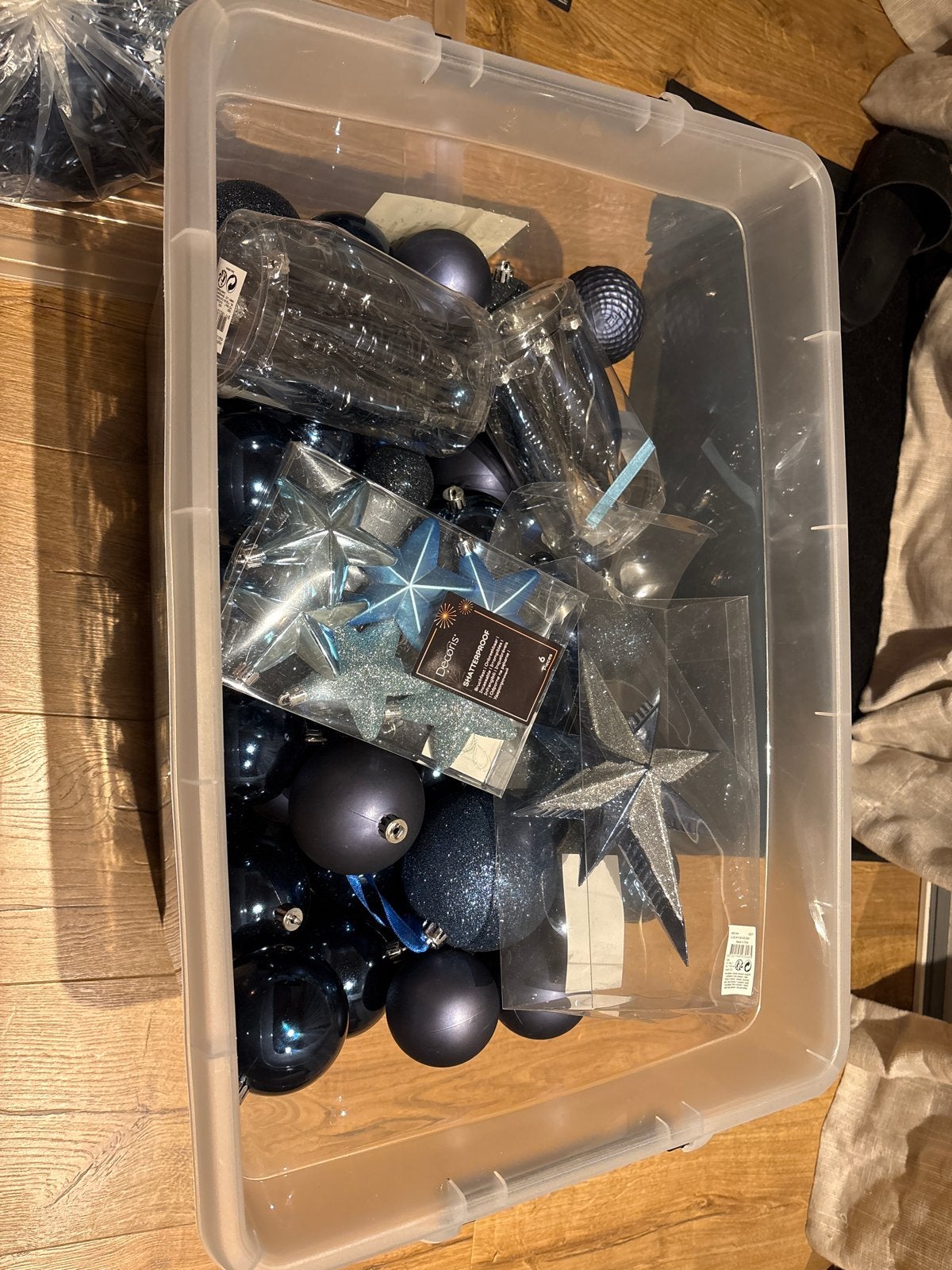 Kerstballen donkerbkauw en turquiose, Ophalen, Zo goed als nieuw