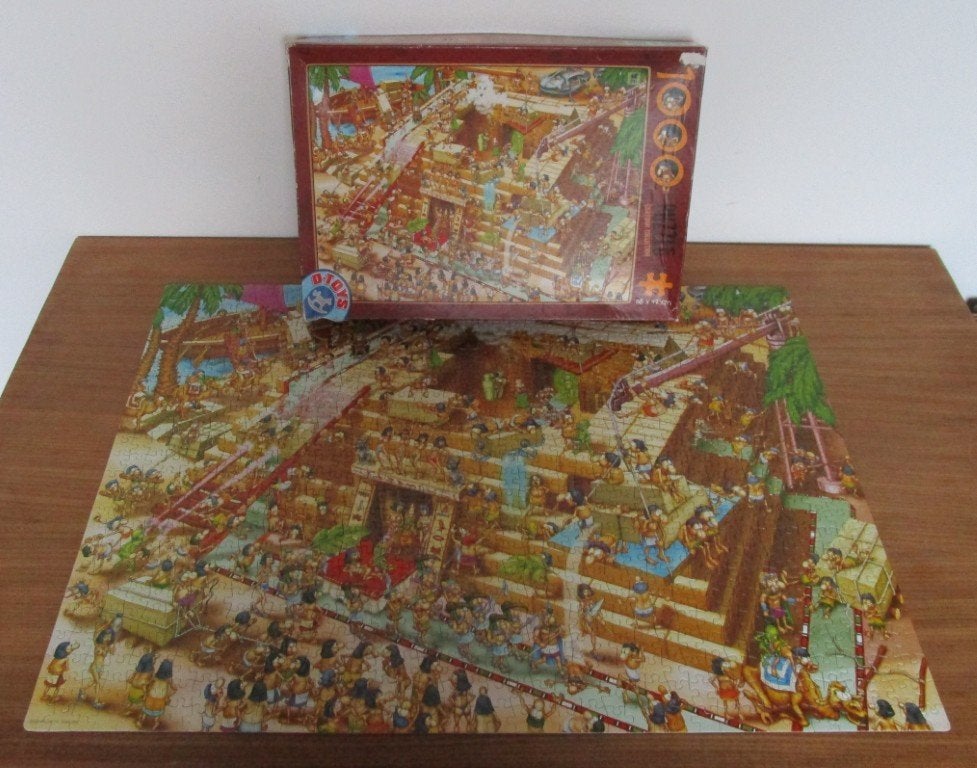 Nr.205: Puzzel van D-Toys 1000 stukjes Piramide Cartoon, Ophalen of Verzenden, 500 t/m 1500 stukjes, Gebruikt, Legpuzzel