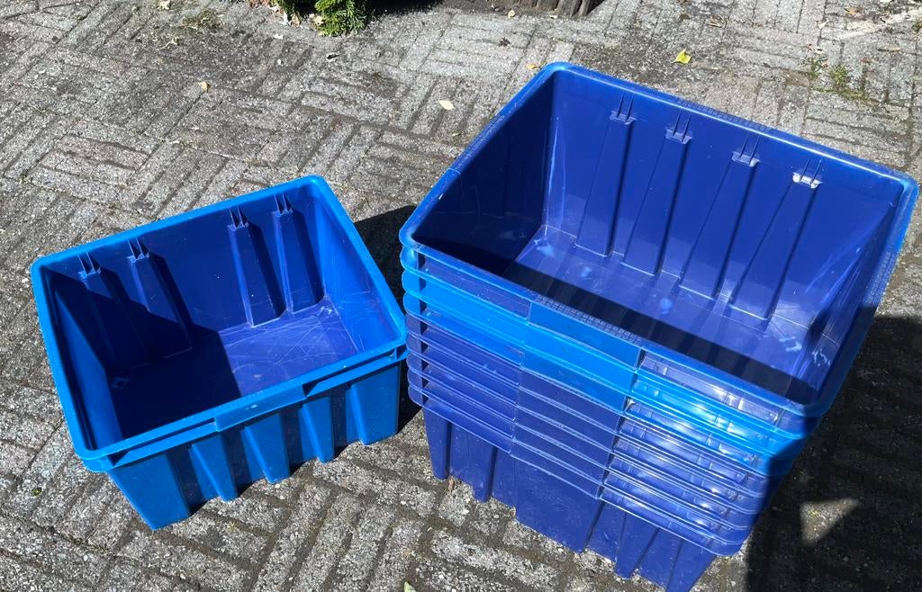 9 blauwe kunststof stapelbakken 44x36,5.  25 cm hoog, Ophalen of Verzenden, Gebruikt, Minder dan 40 cm, Minder dan 35 cm