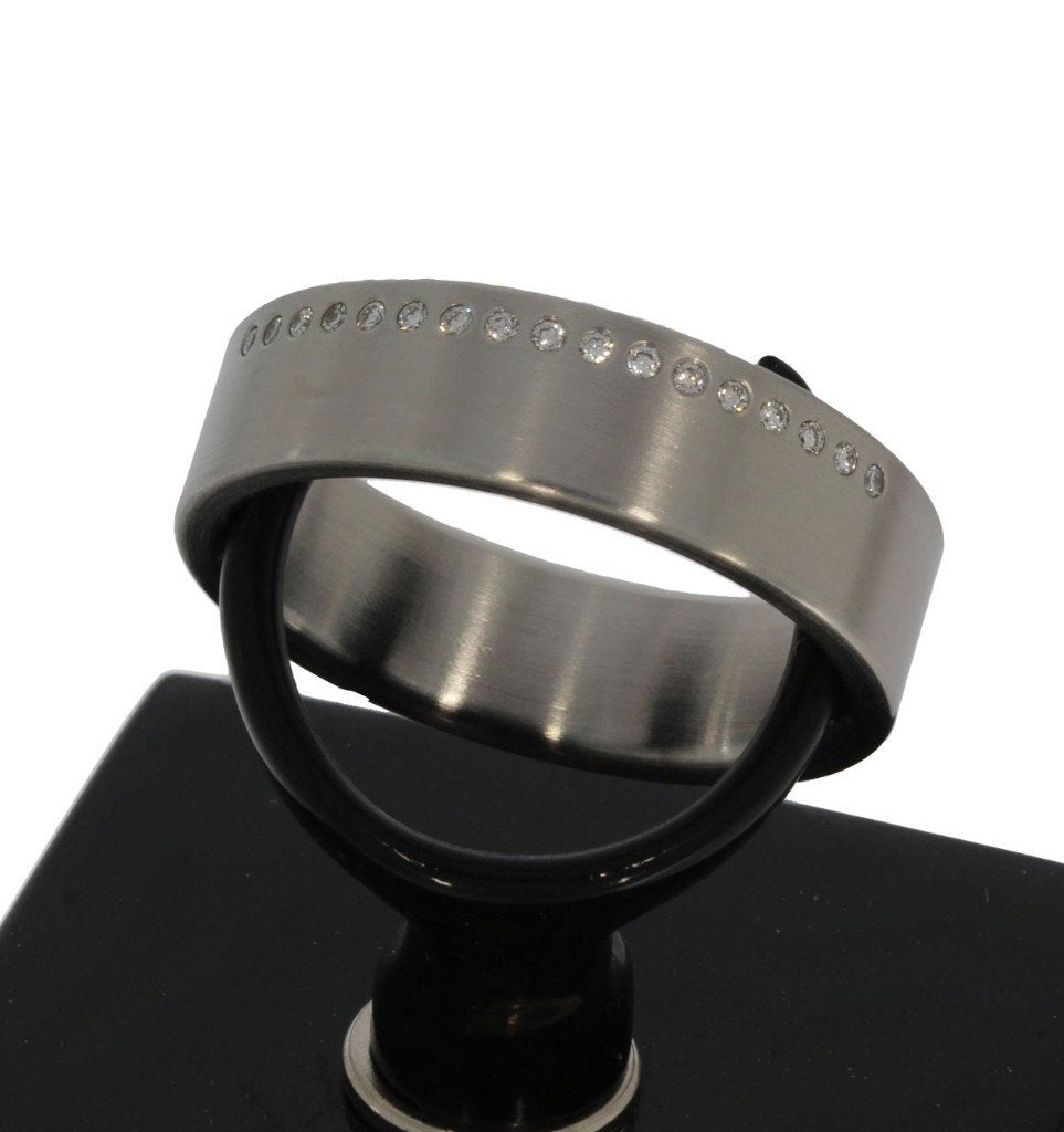 17 diamanten briljant fraaie heren dames ring edelstaal, Voordeelsieraden, Nieuw, 17 tot 18, Met edelsteen