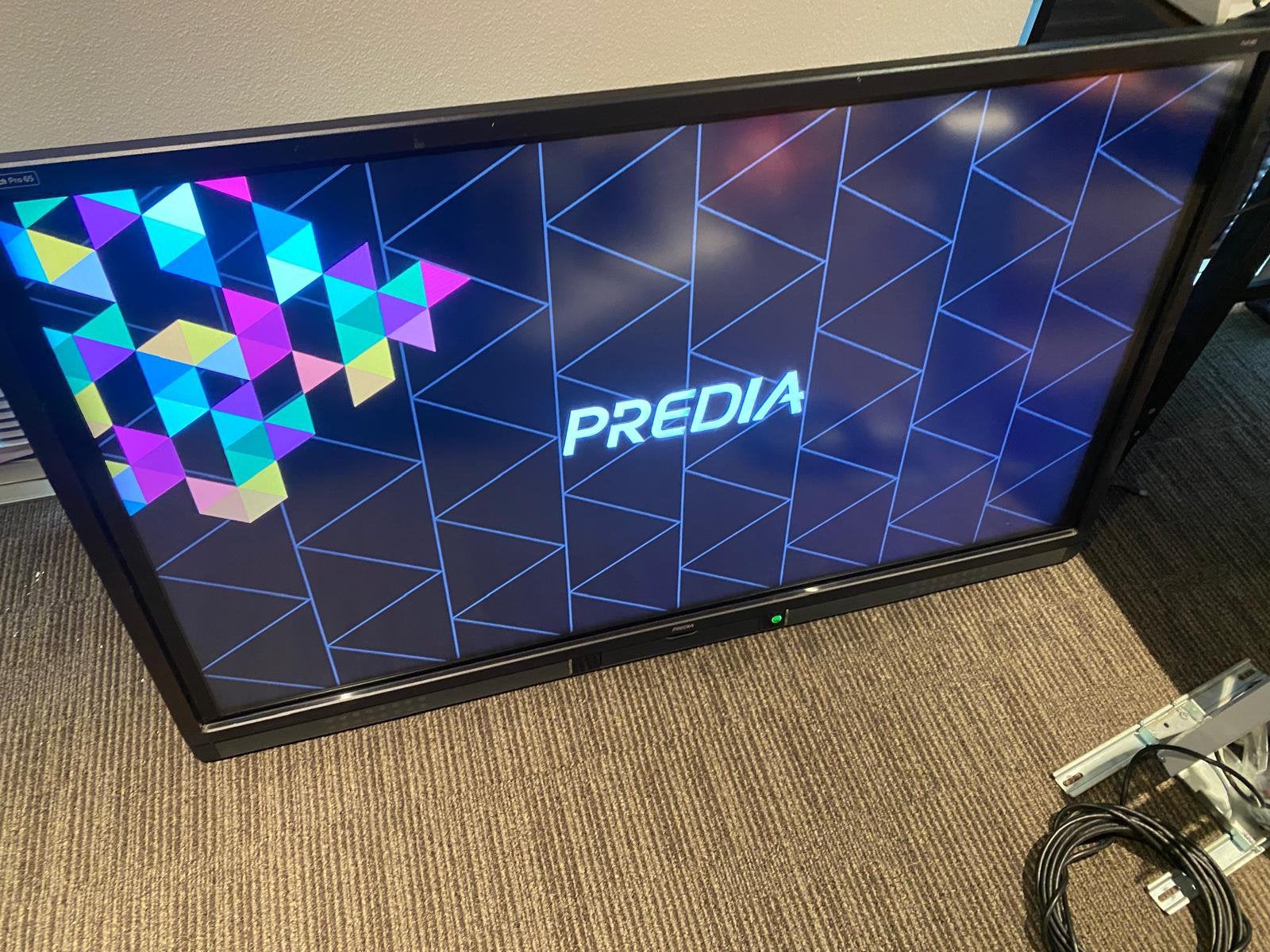 Schitterende Predia Touchscreen Tv,inclusief Soundbar/Beugel, LED, 50 Hz, Zo goed als nieuw, 100 cm of meer