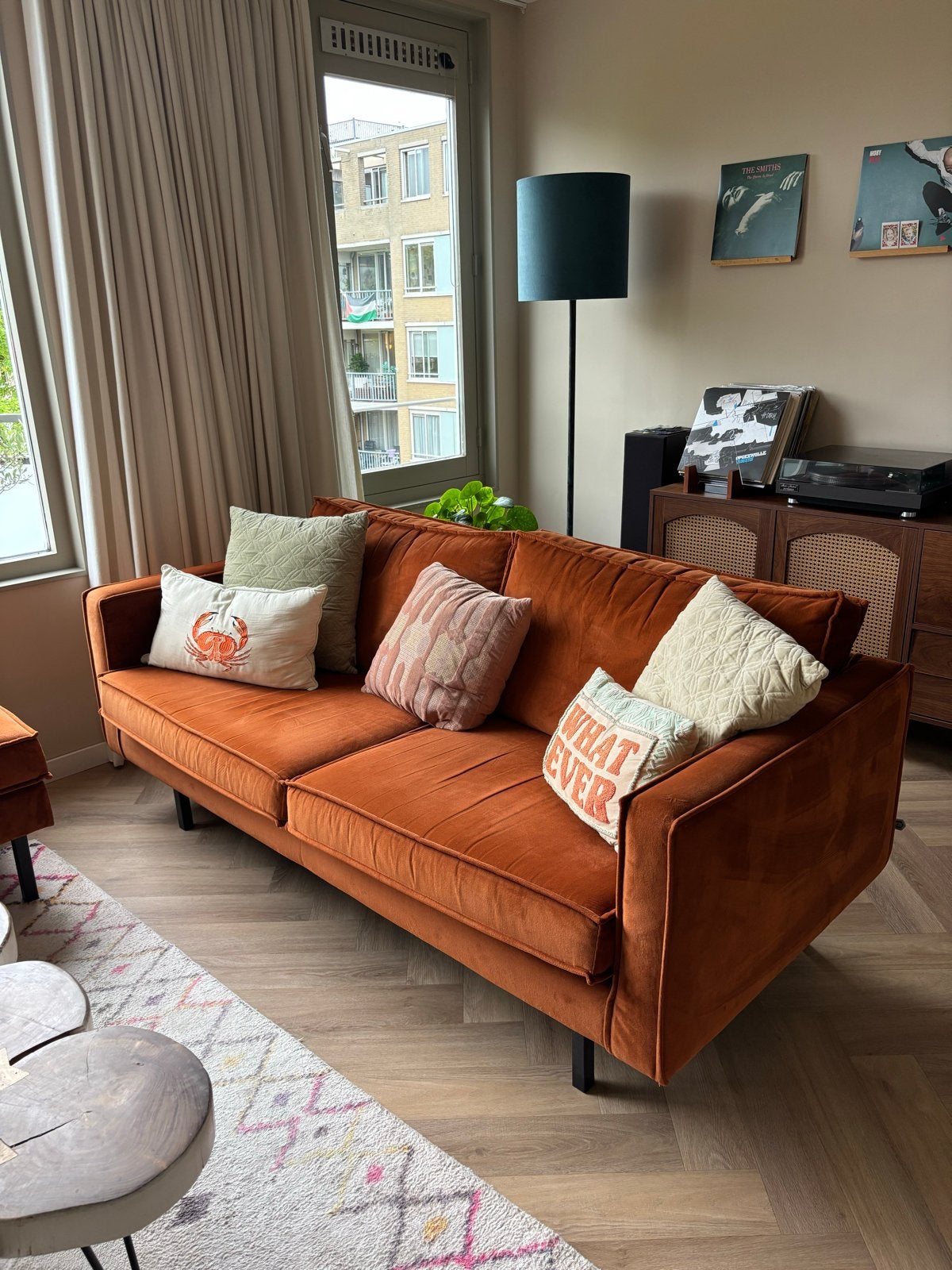 BePureHome (WOOOD) oranje velvet 2,5-zits bank met hocker, Ophalen, Gebruikt, 150 tot 200 cm, Driepersoons