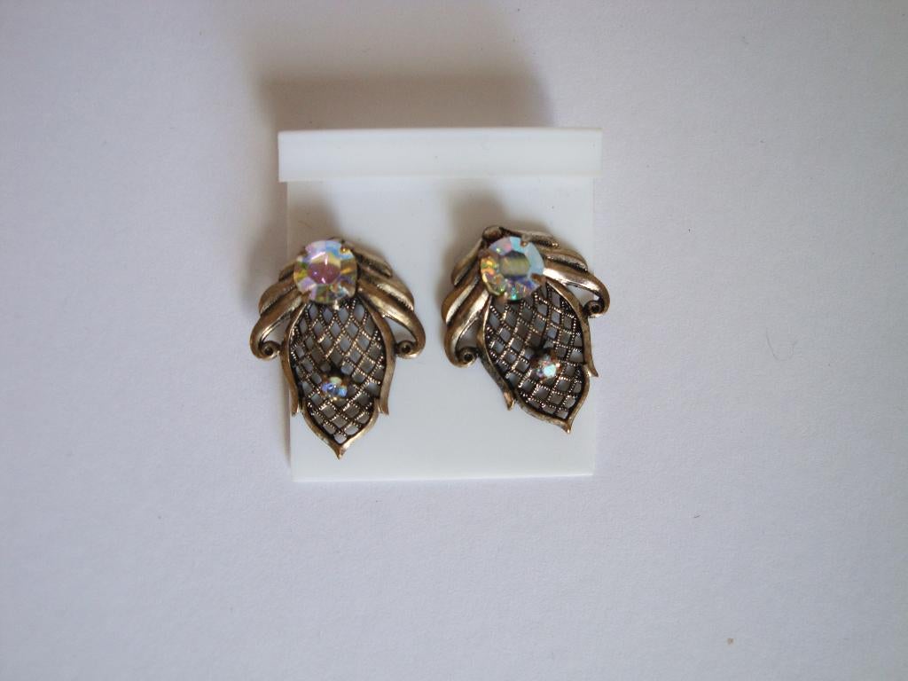 vintage regenboog strass metaal oorbel clip glas., Sieraden, Tassen en Uiterlijk, Oorbellen, Overige materialen, Ophalen of Verzenden