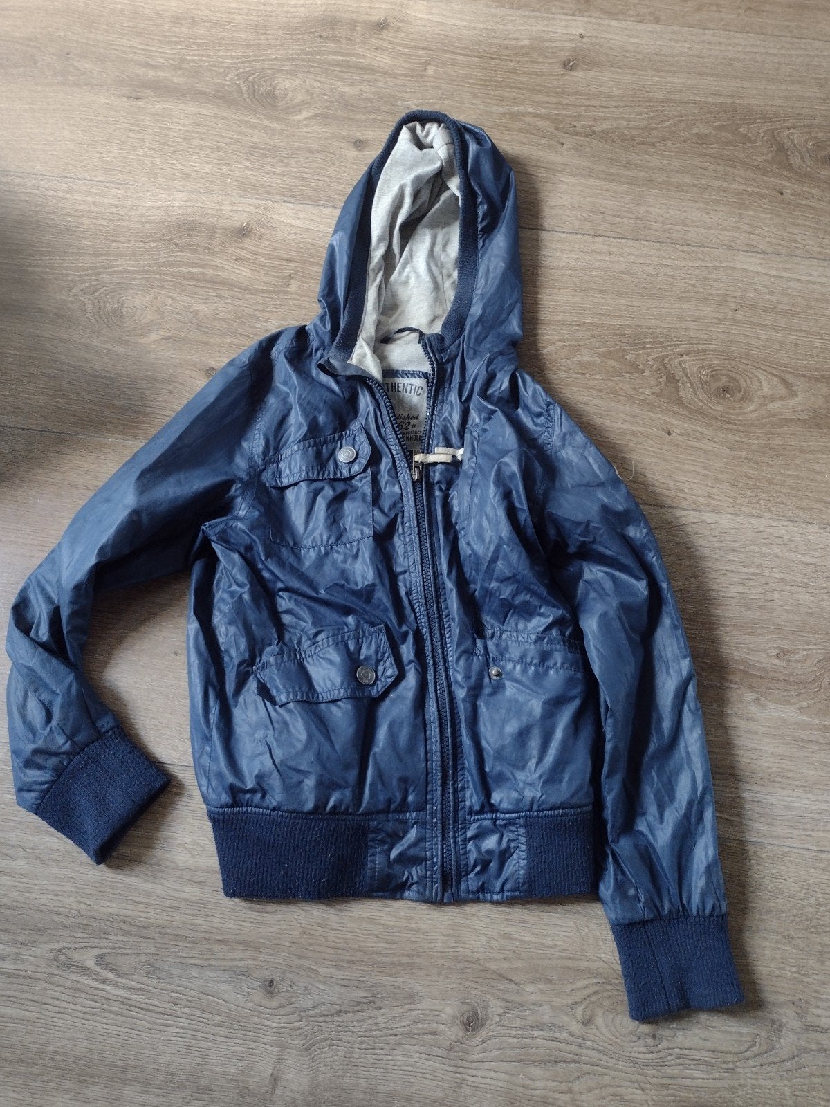 Stoere blauwe jas maat 134/140, Kinderen en Baby's, Kinderkleding | Maat 134, Ophalen, Zo goed als nieuw, Jongen, Jas