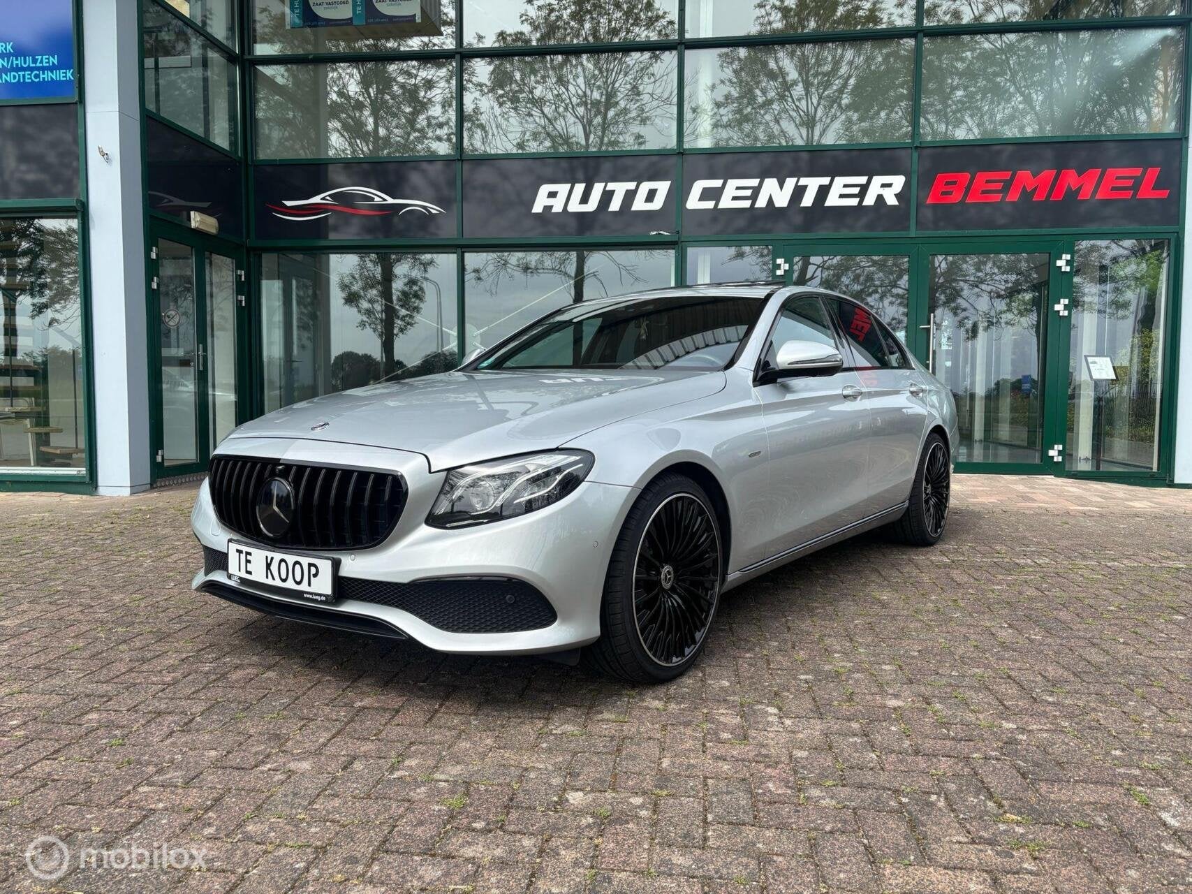 Mercedes E300 NAP dakje 360cam adaptifcuis dealerauto, Automaat, Gebruikt, 4 cilinders, Bedrijf