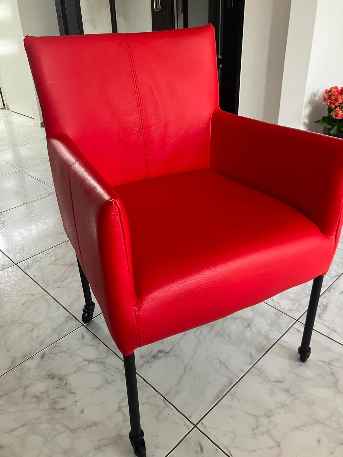 Set van 4 rode leren eetkamerstoelen met wieltjes, Ophalen, Leer, Zo goed als nieuw, Vier