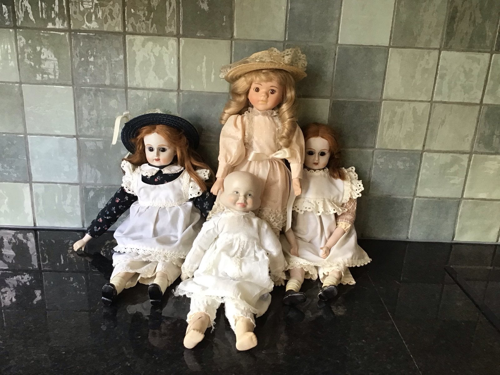 Set van 4 Antieke Porseleinen Poppen - Vintage Collectie, Verzamelen, Ophalen of Verzenden, Gebruikt, Pop