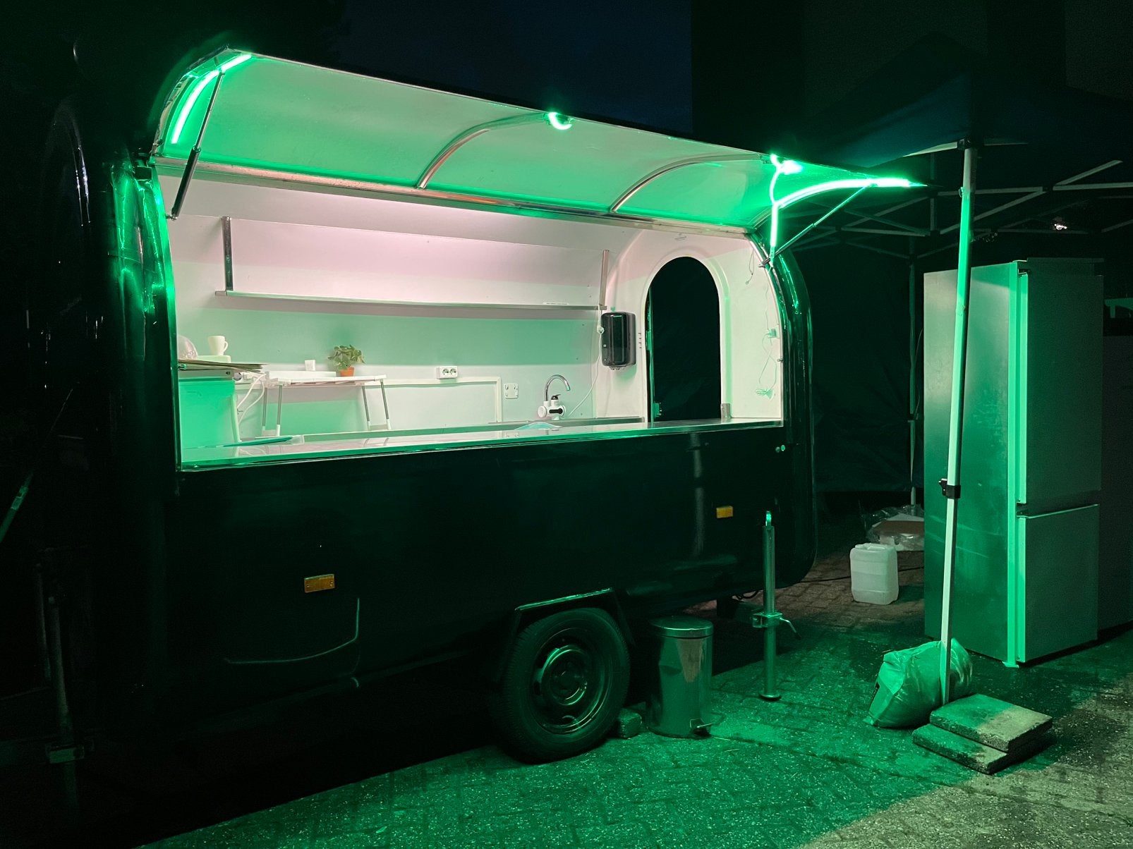 Foodtruck Aanhanger | Direct Klaar voor Inrichting, Ophalen, Gebruikt, Fornuis, Frituur en Grillen