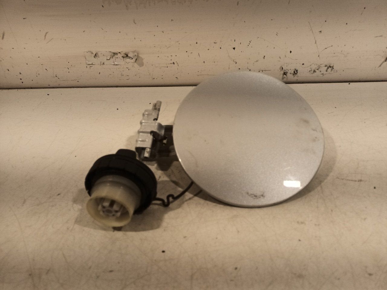 Tank klep Toyota Yaris, Onderdelen@venauto.nl, Van der Ven Autorecycling B.V., Gebruikt, Ettenseweg 76, 4706 PB Roosendaal, The Netherlands