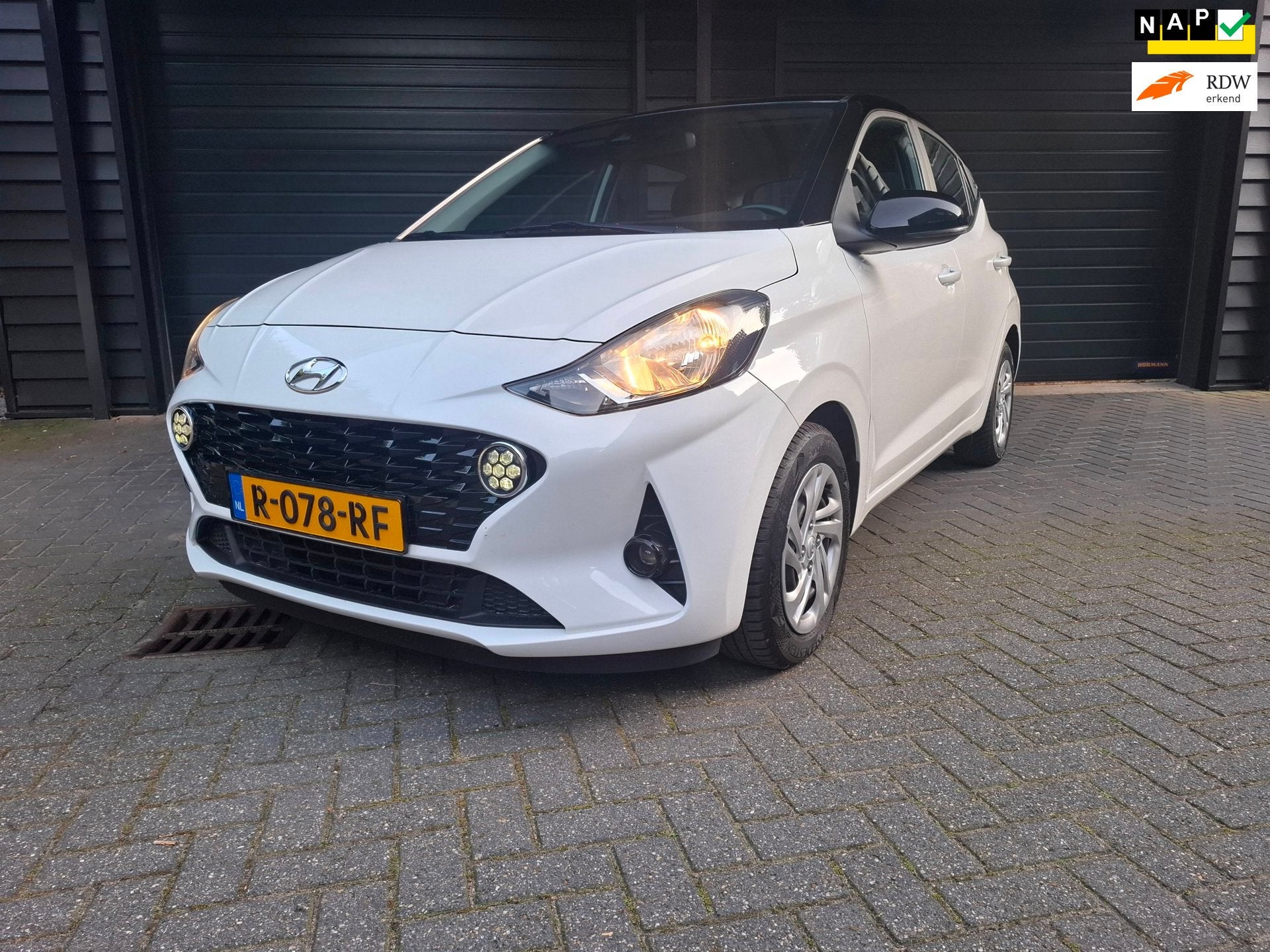 Hyundai I10 1.0 Comfort 1e eig Carplay cruise nwe APK, Auto's, Voorwielaandrijving, Dealer onderhouden, Gebruikt, 899 kg