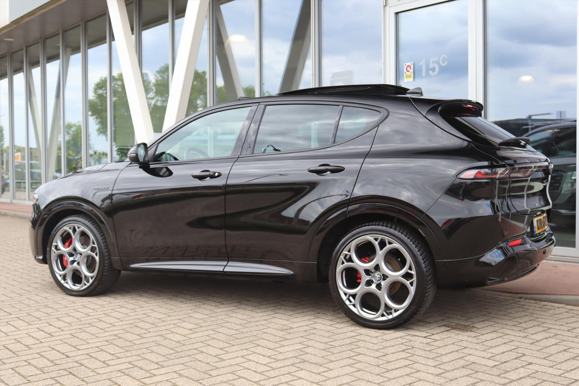 Alfa Romeo Tonale 1.5T HYBRID 160PK VELOCE Panodak | Leer |, Dealer onderhouden, Gebruikt, 4 cilinders, 700 kg