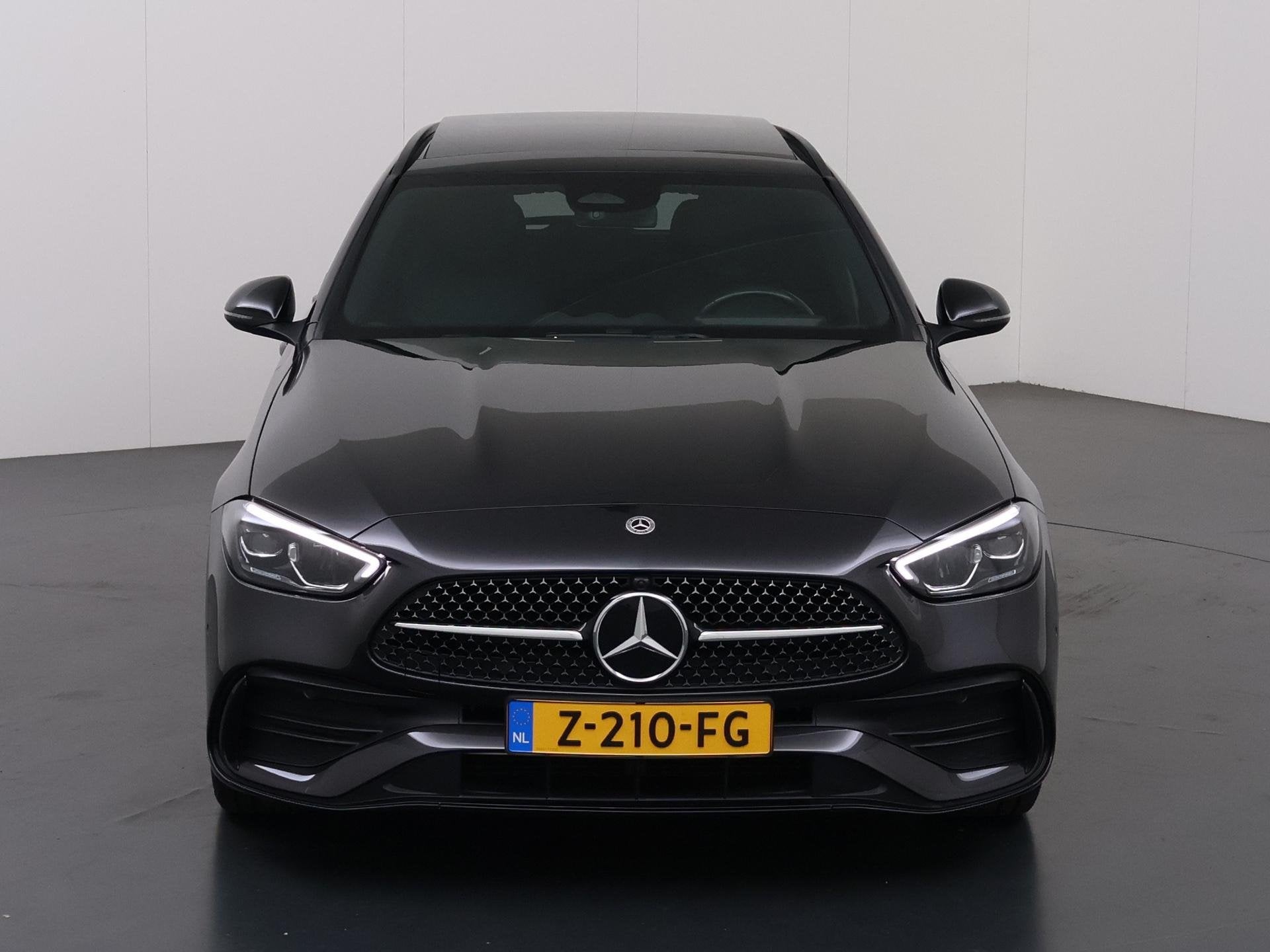 Mercedes-Benz C-klasse Estate 300 e AMG Line | Night | Panor, Automaat, Achterwielaandrijving, 4 cilinders, Automatische klimaatregeling