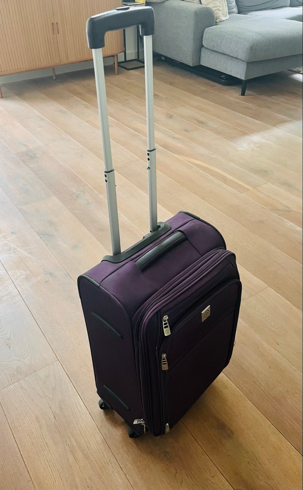 Paarse handbagage koffer met wieltjes en uitschuifbaar handv, Ophalen, 40 tot 60 cm, 30 cm of meer, Gebruikt