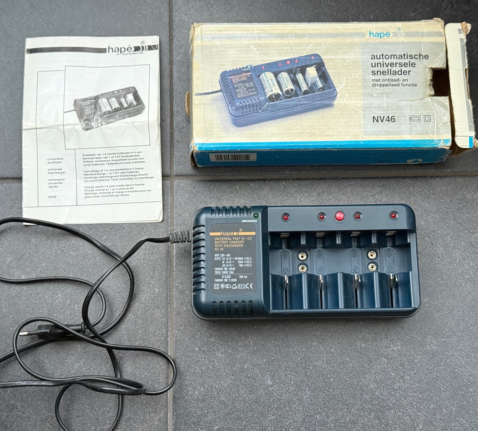 Hapé snellader type nv46, voor nikkel-cadmium batterijen, Ophalen, Gebruikt
