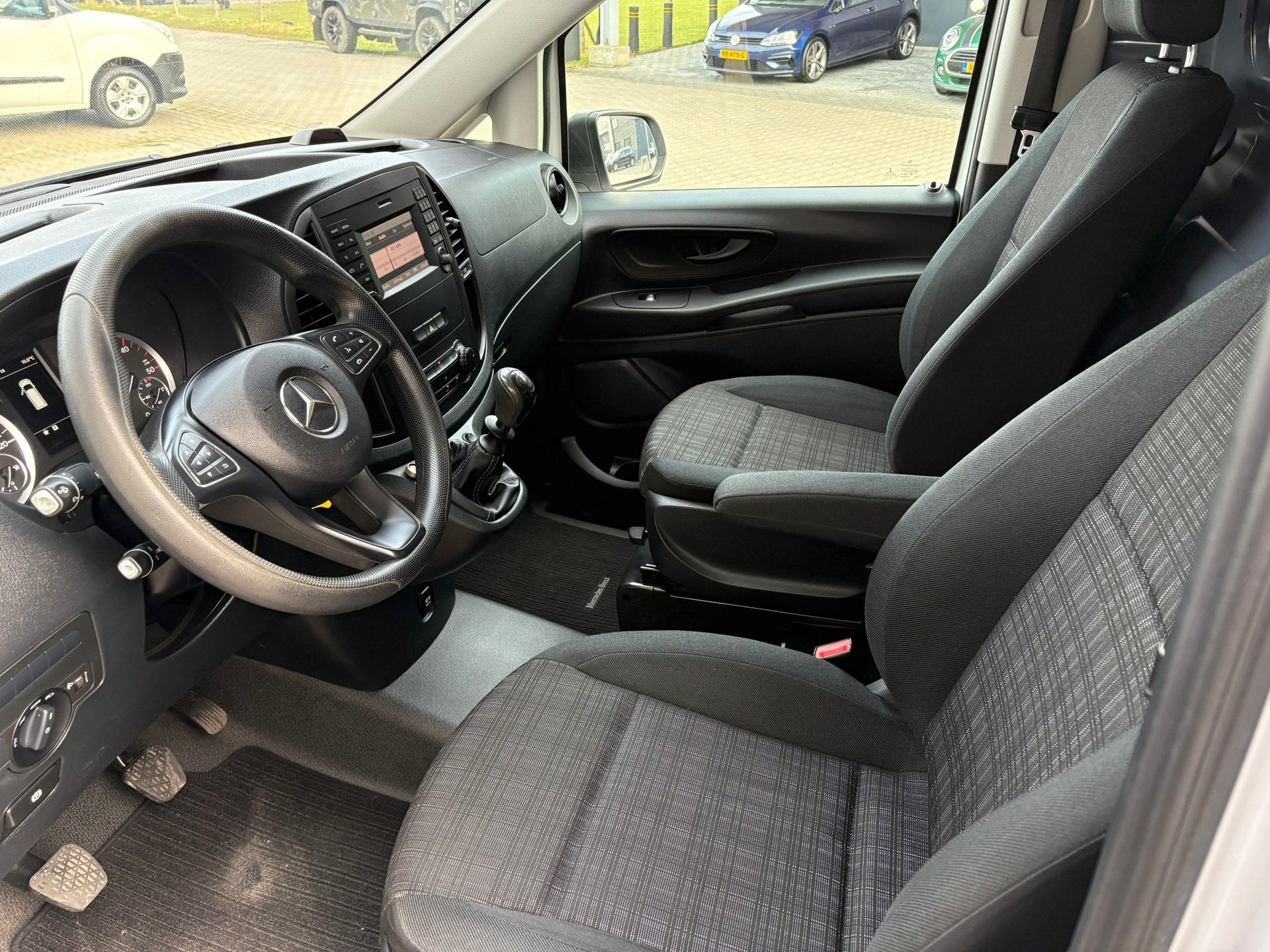 Mercedes-Benz Vito 111 CDI Airco Navigatie, Voorwielaandrijving, Stof, Gebruikt, 4 cilinders