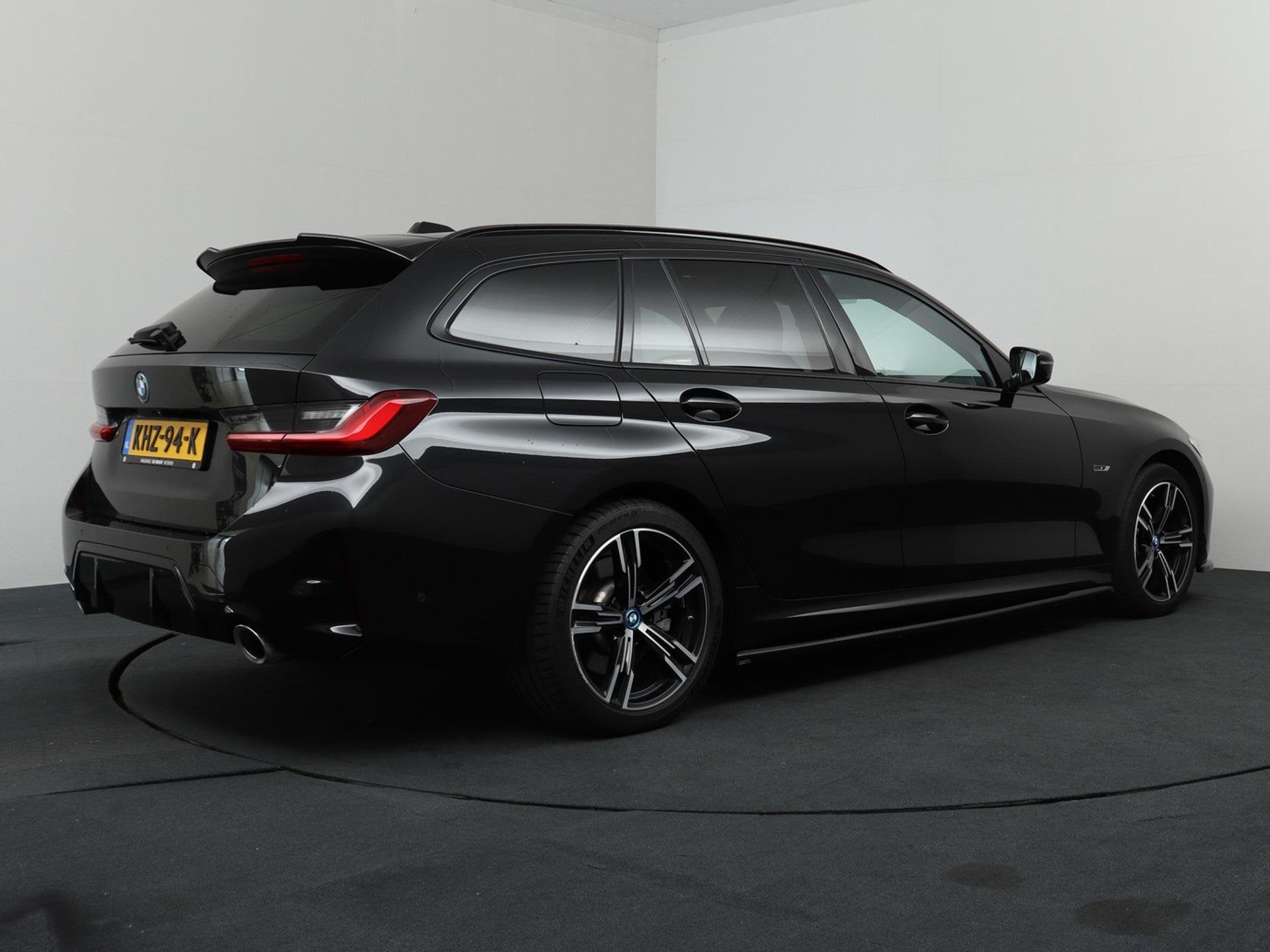 BMW 3-serie Touring 320e M-Sport | Panoramadak | 360° Camer, Auto's, BMW, 1998 cc, Gebruikt, Euro 6, 4 cilinders