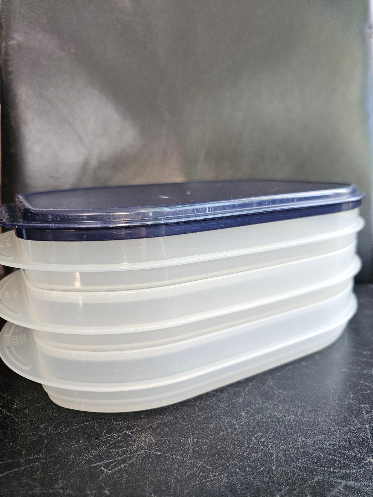 Tupperware stapelbare vleeswarenbakjes (3 stuks), Gebruikt, Bewaardoos, Wit, Met deksel