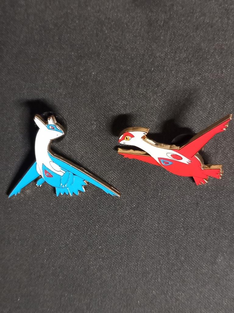 Pokemon Latios & Latias Pin Speldjes NM, Verzenden, Zo goed als nieuw, Merk, Speldje of Pin