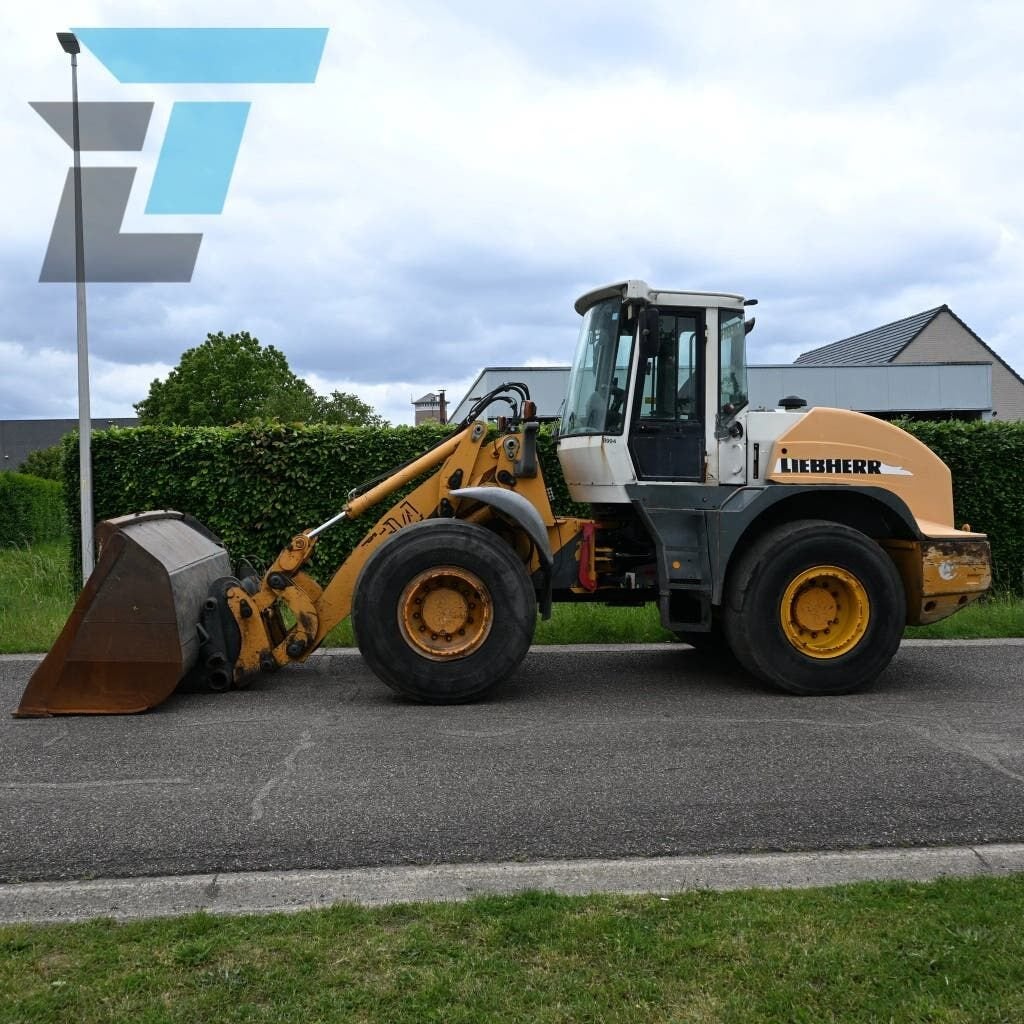 Liebherr L534, Wiellader of Shovel