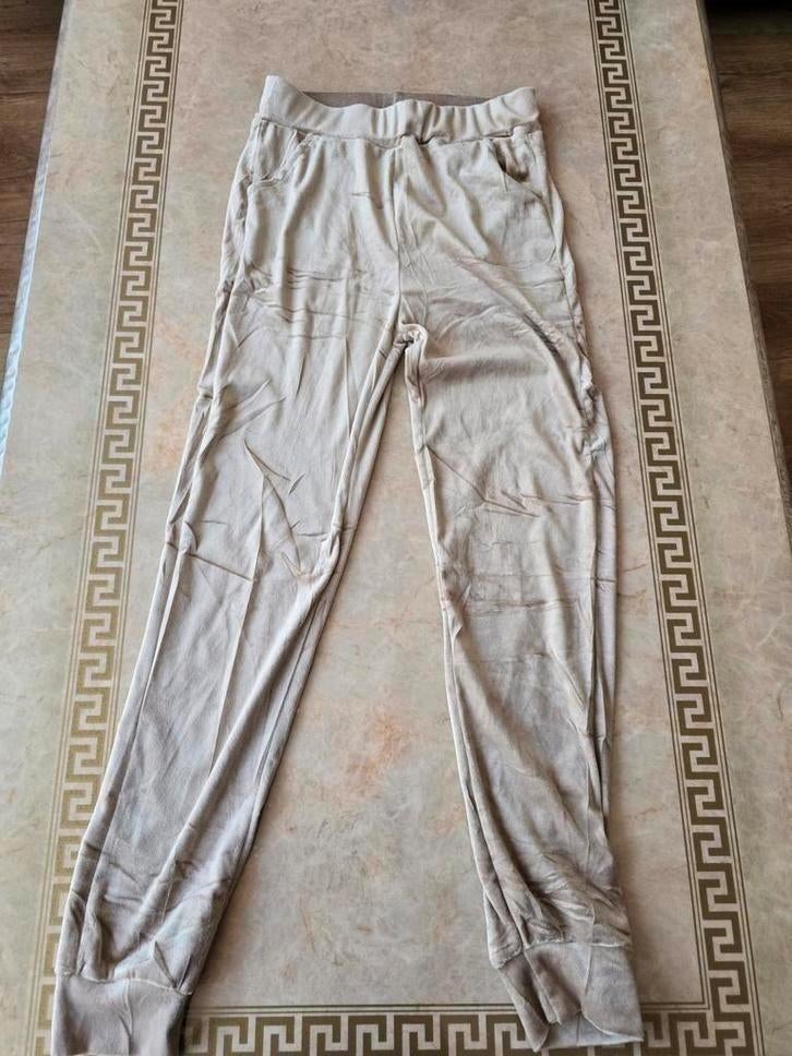 Broek maat S/M, Kleding | Dames, Huispakken, Ophalen of Verzenden, Nieuw, Maat 38/40 (M), Beige