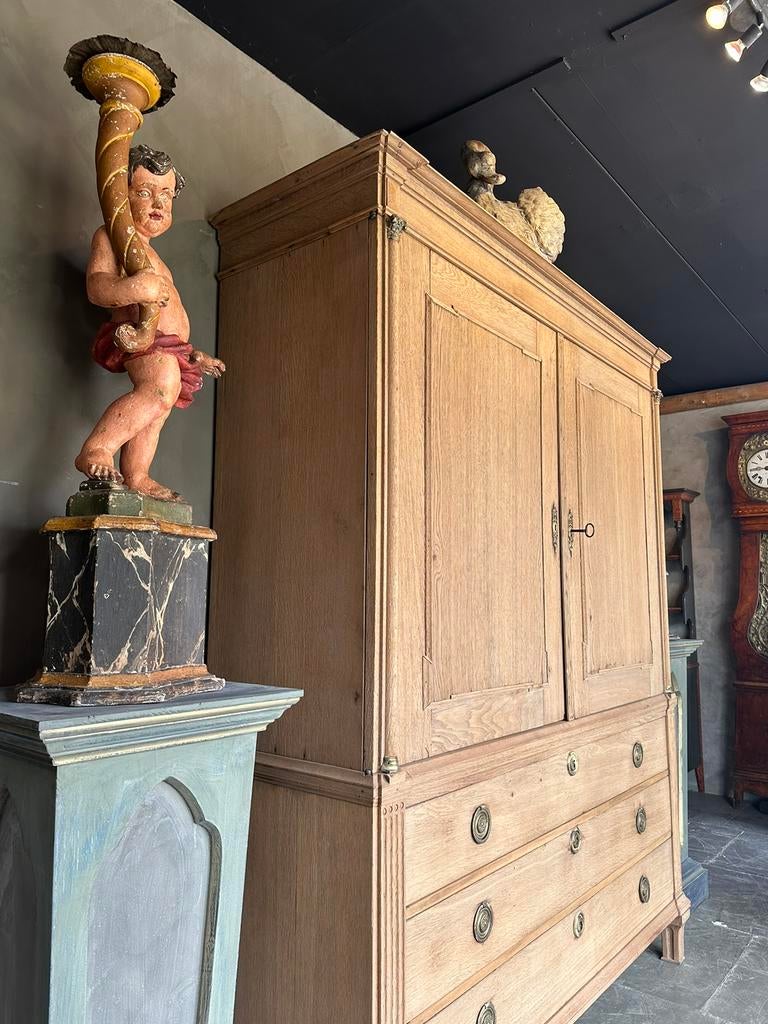 "HENDRICKX " Eiken Kast., Antiek en Kunst, Antiek | Meubels | Kasten, Ophalen of Verzenden