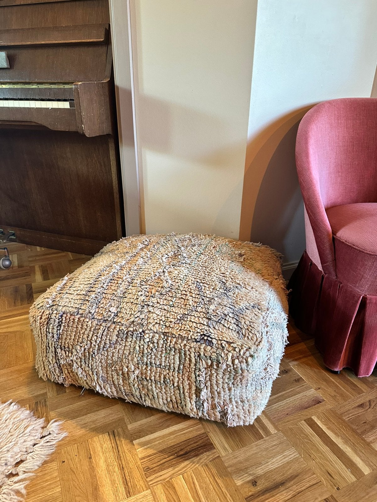 Handgemaakte Marokkaanse Berber poef / vloerkussen, Rond, Minder dan 50 cm, Ophalen of Verzenden, Zo goed als nieuw