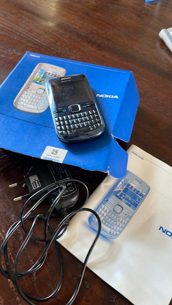 Nokia C3 telefoon met doos, boekje en oplader, Ophalen of Verzenden, Zo goed als nieuw, Geen camera