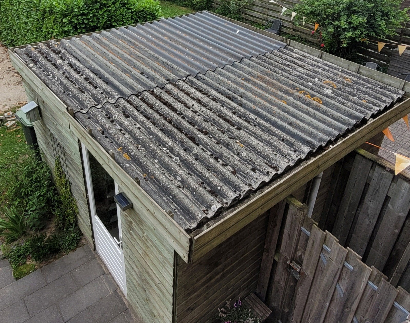 Cementvezel golfplaten schuur, Overige materialen, Gebruikt, 15 m² of meer, Grijs
