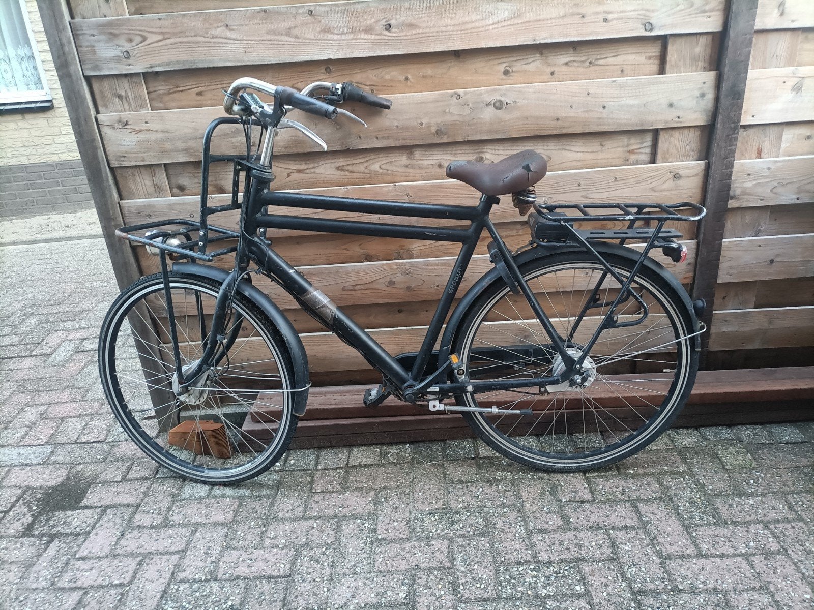 Stevige zwarte transportfiets met accu  en voordrager, Fietsen en Brommers, Versnellingen, Trommelrem, Ophalen, Overige merken