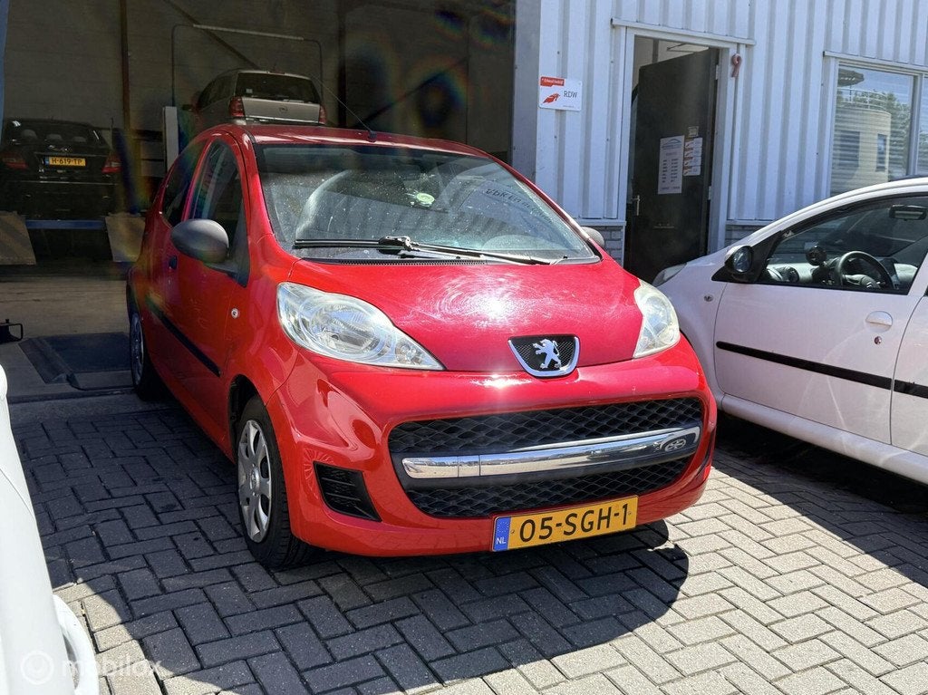 Peugeot 107 1.0-12V XR airco 5 deurs inruilkoopje nieuwe apk, Auto's, Voorwielaandrijving, Euro 5, Gebruikt, 4 stoelen