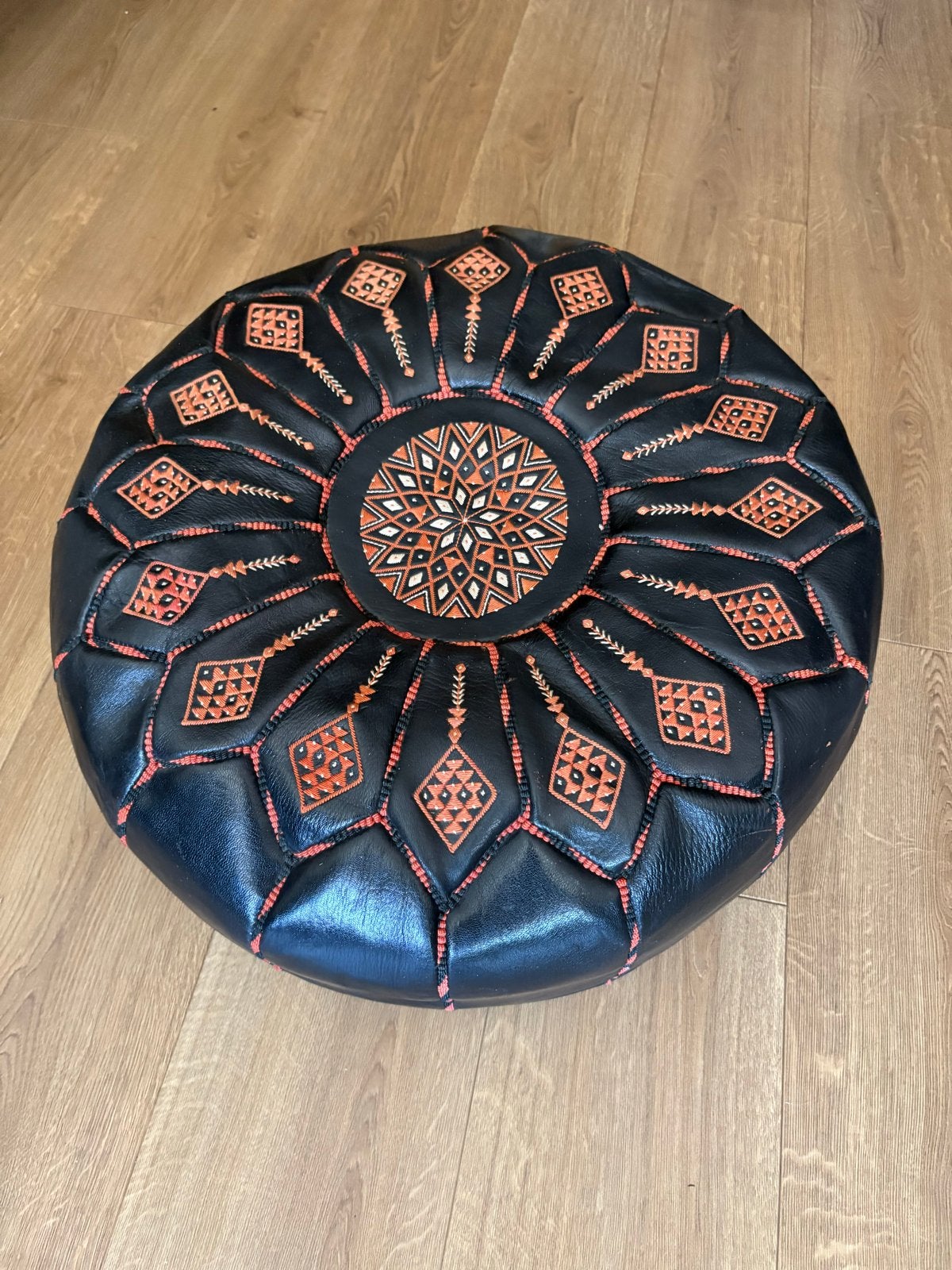 Handgemaakte Marokkaanse poef van echt leer, Ophalen, Rond, Nieuw, 50 tot 75 cm