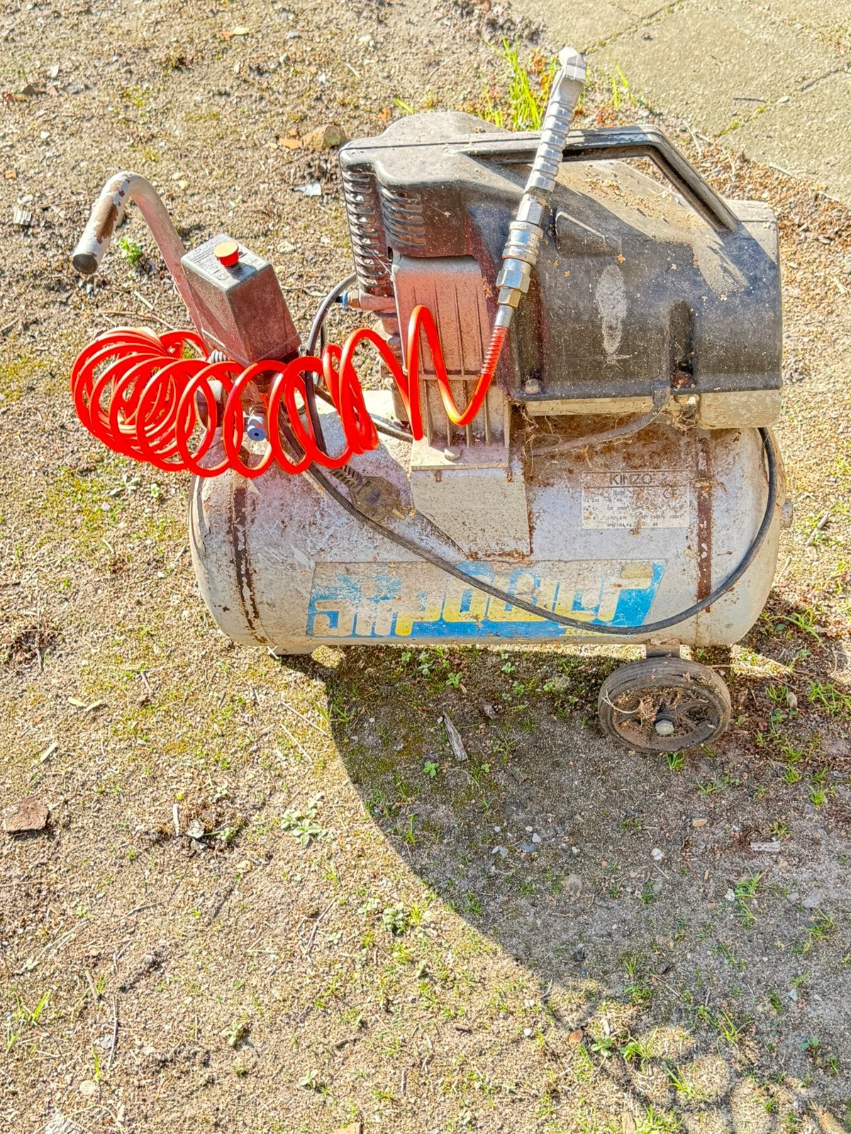 Kinzo luchtcompressor 8 bar – 1100 wat, Minder dan 25 liter, Ophalen, Gebruikt, Minder dan 200 liter/min