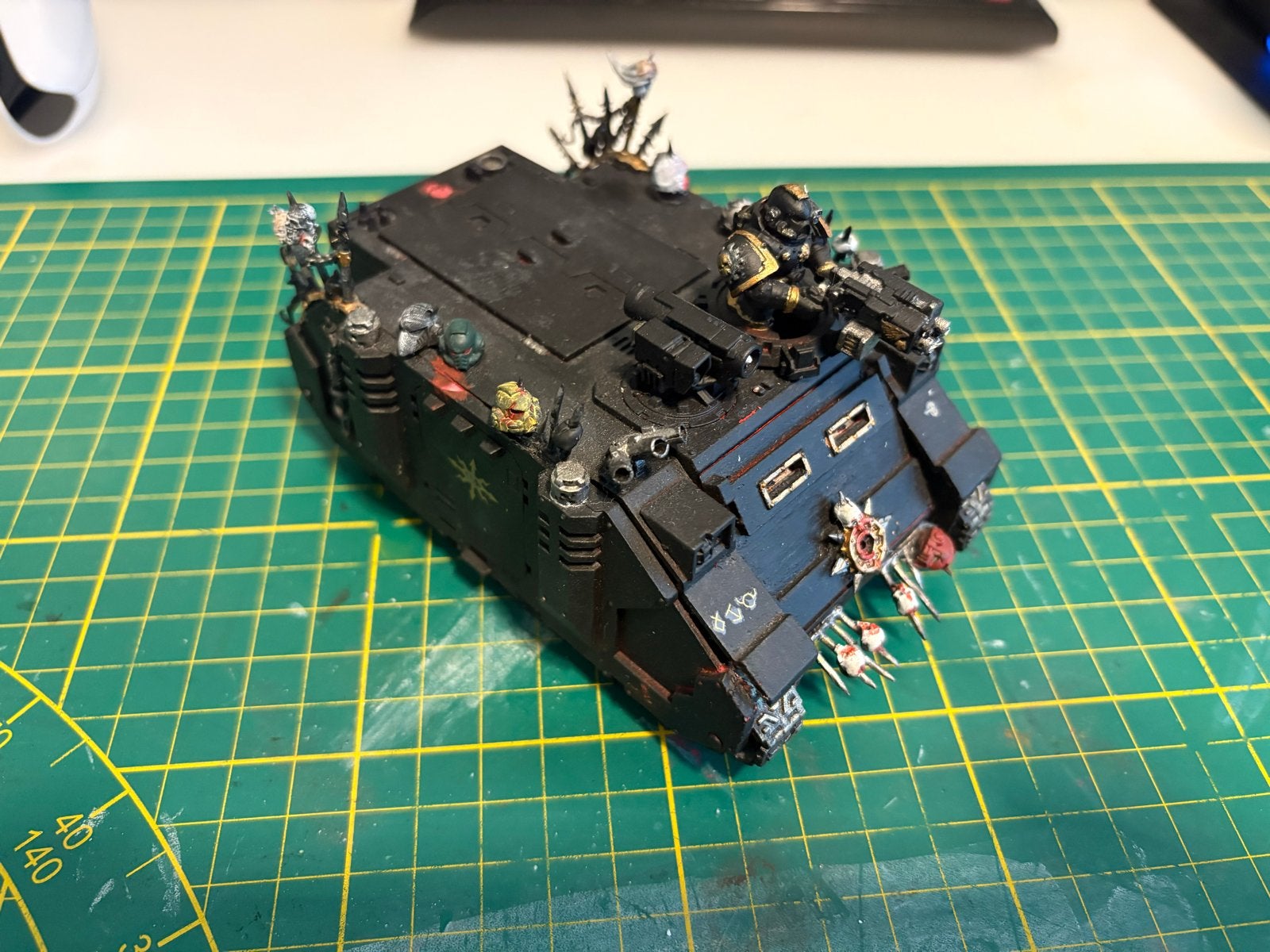 Chaos Space Marine Rhino - Warhammer 40K, Hobby en Vrije tijd, Gebruikt, Figuurtje(s), Ophalen of Verzenden, Warhammer 40000